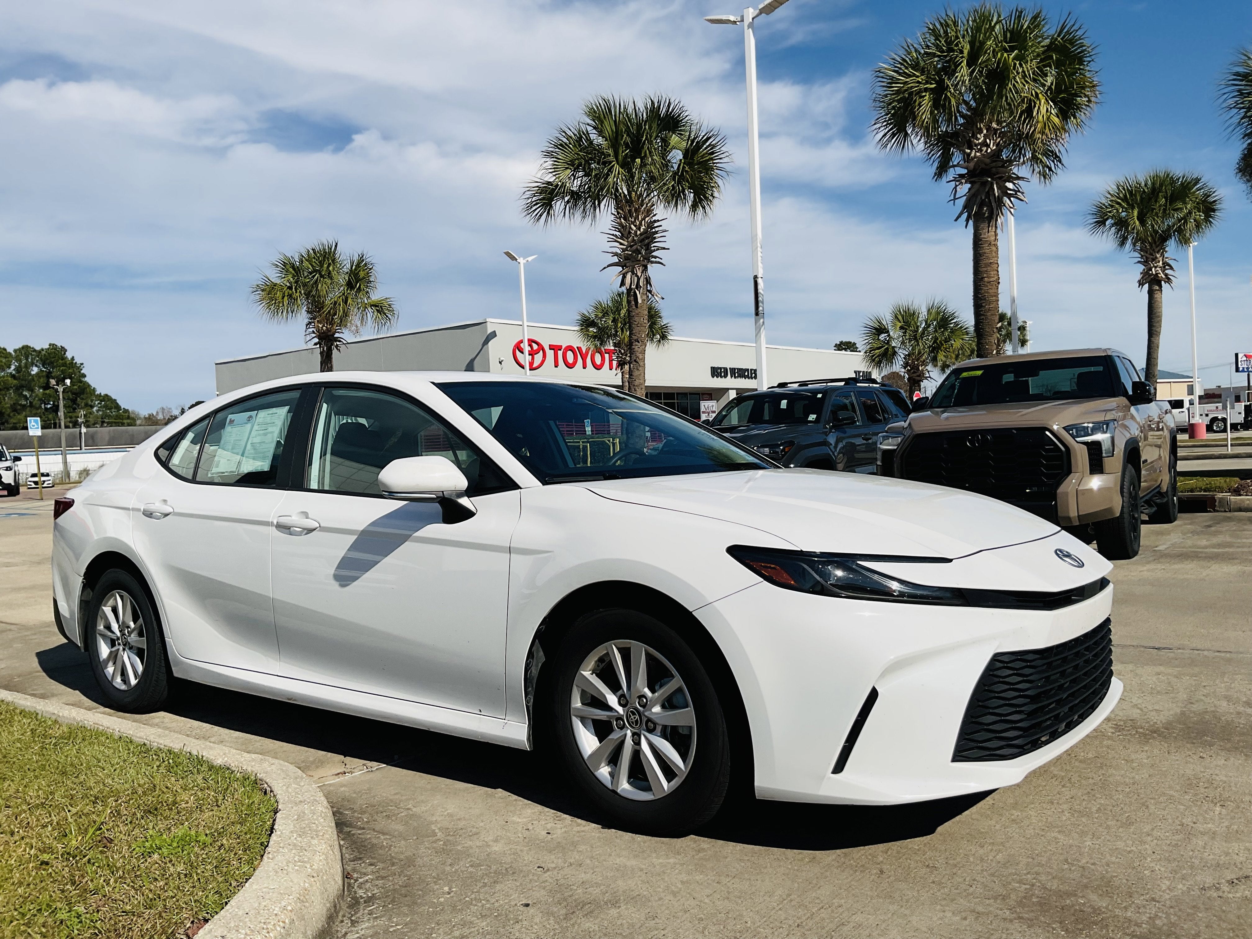 2025 Toyota CAMRY LE