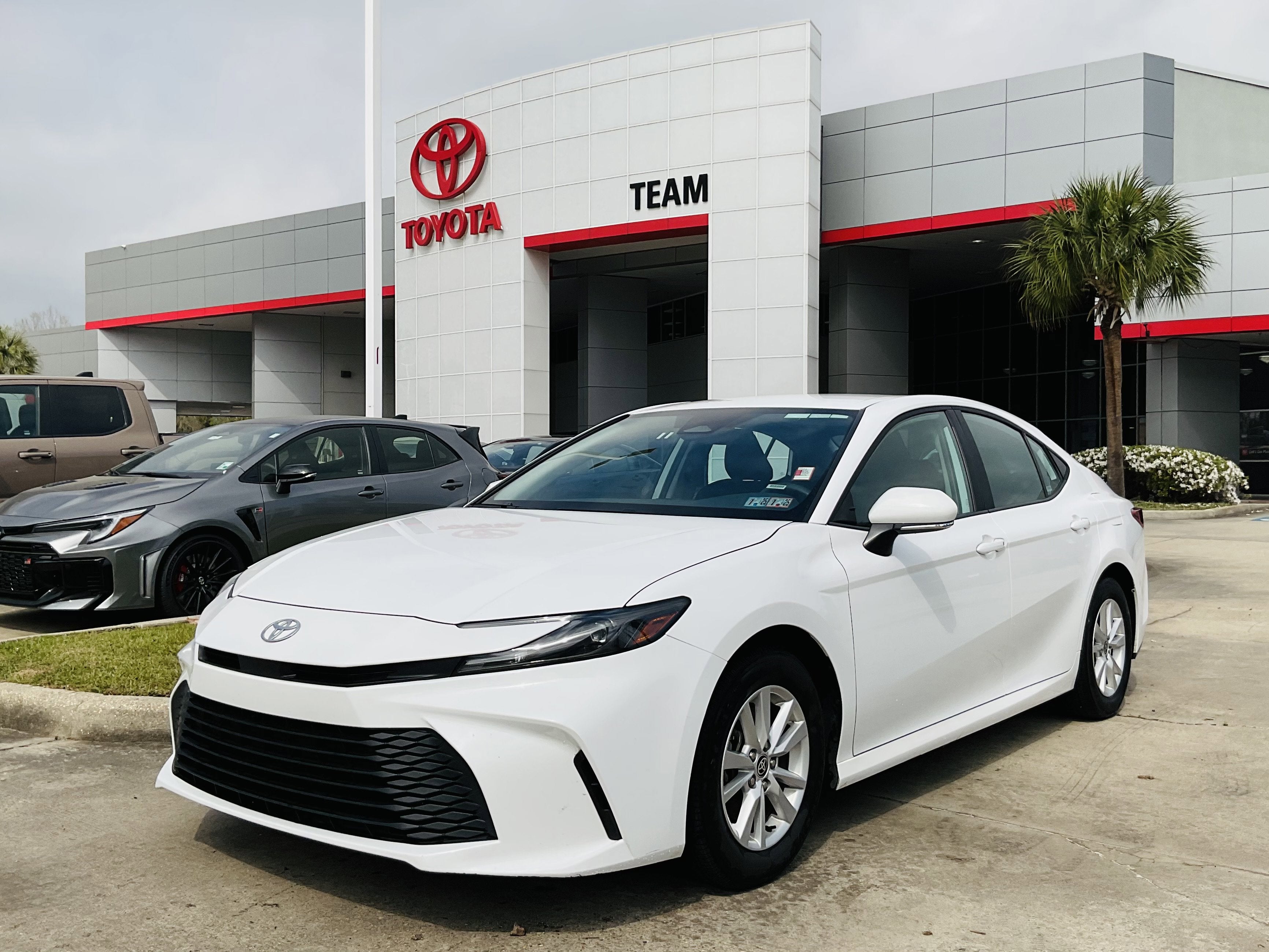 2025 Toyota CAMRY LE