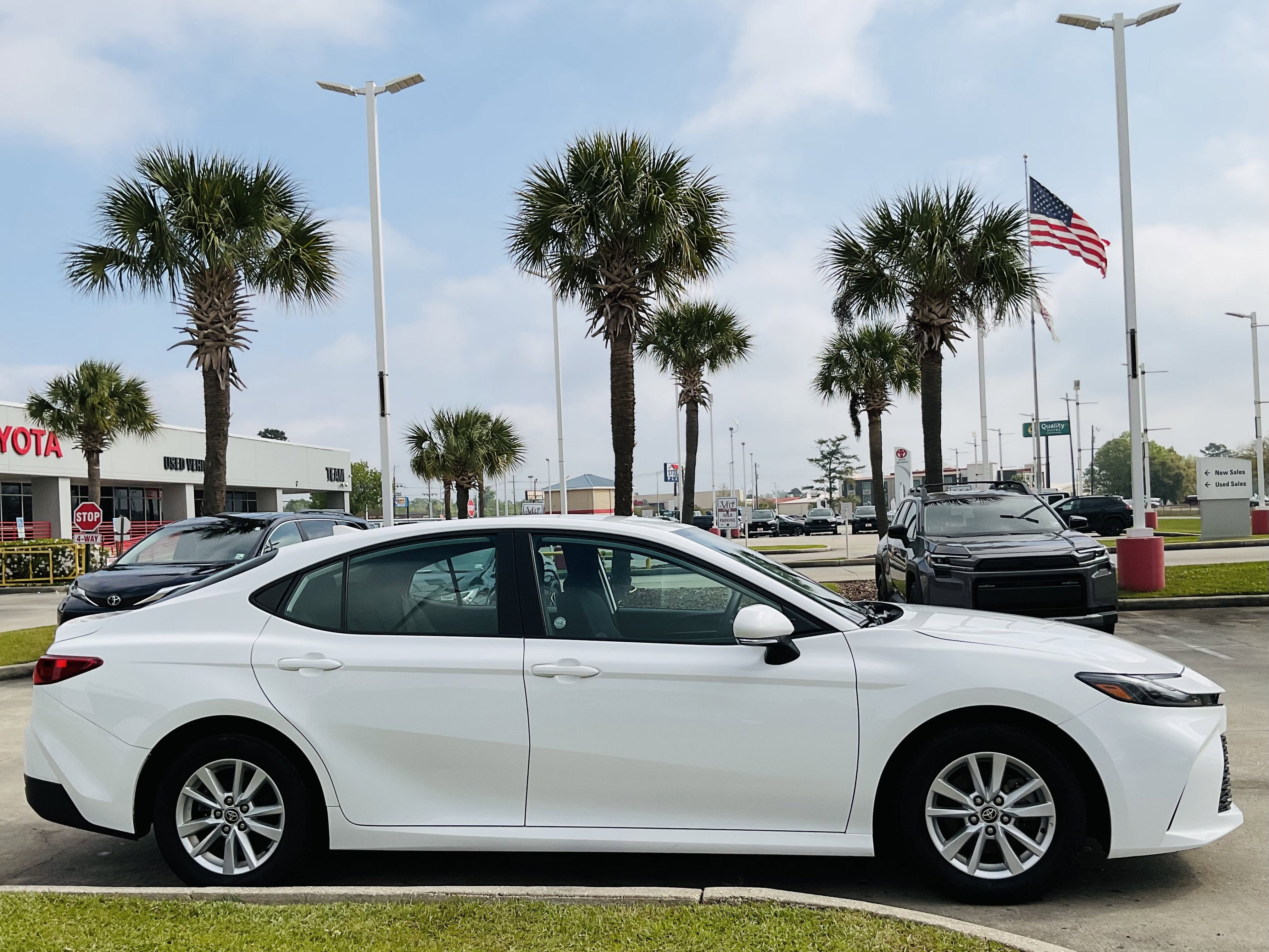 2025 Toyota CAMRY LE