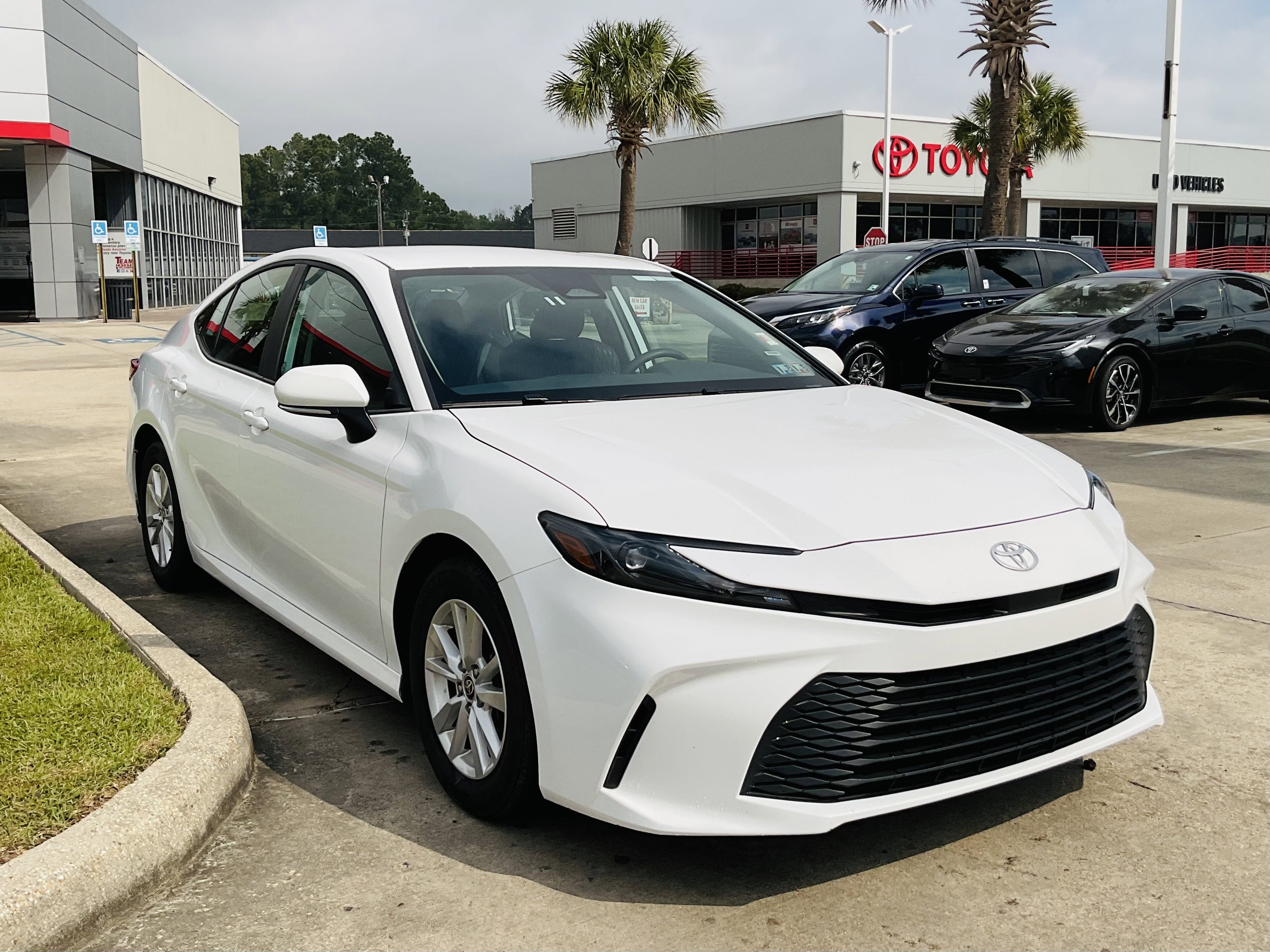 2025 Toyota CAMRY LE