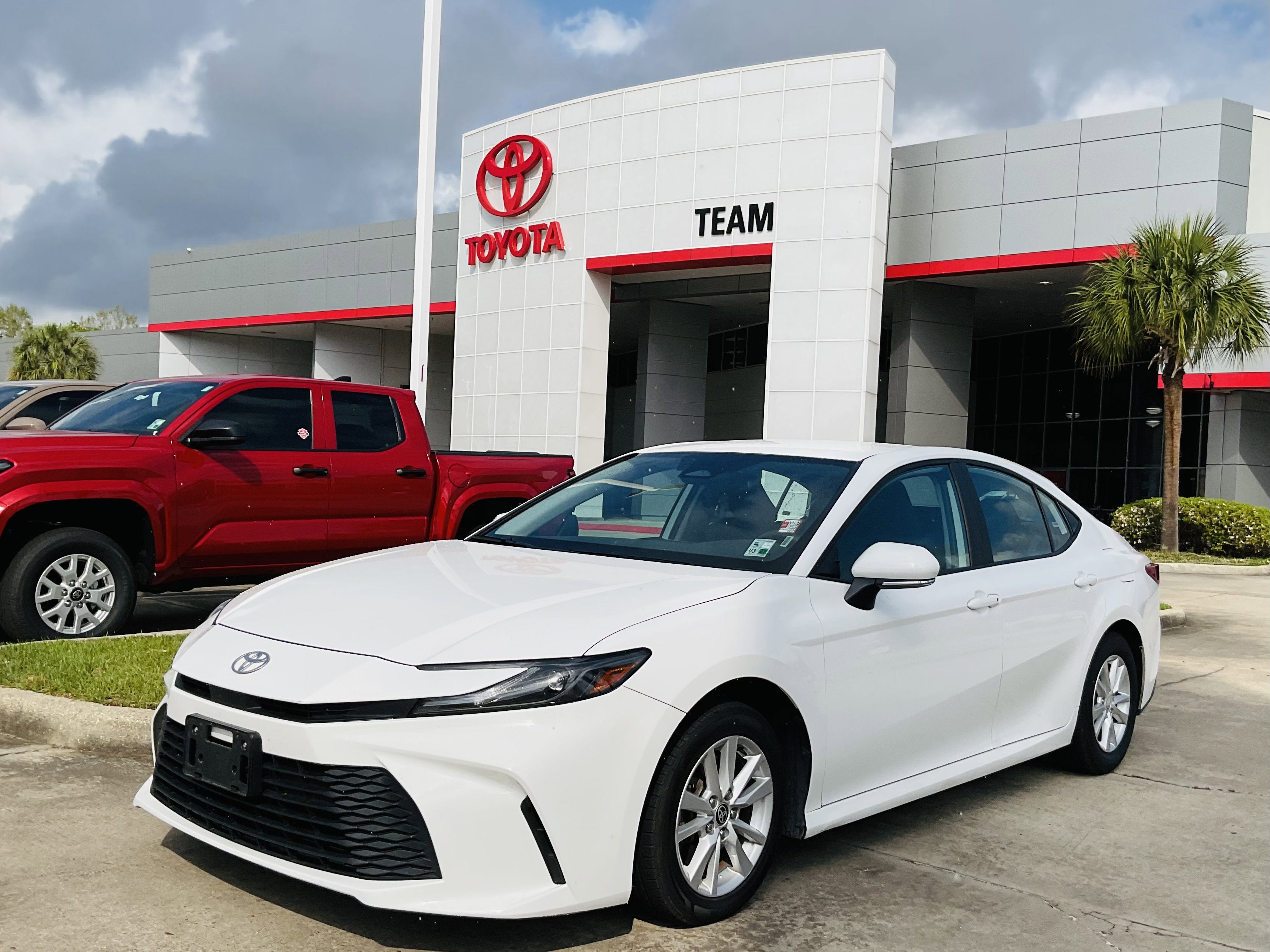 2025 Toyota CAMRY LE