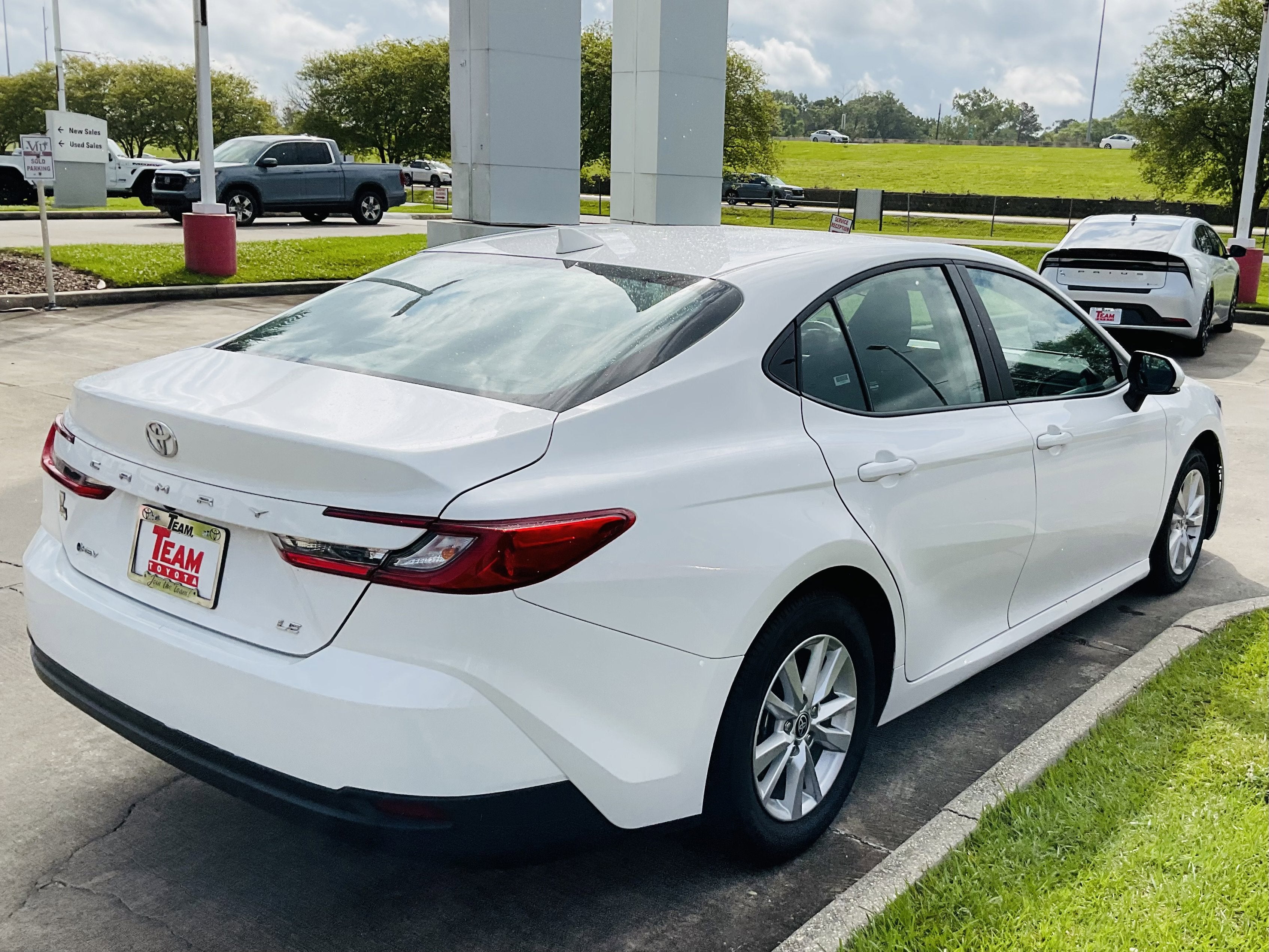 2025 Toyota CAMRY LE