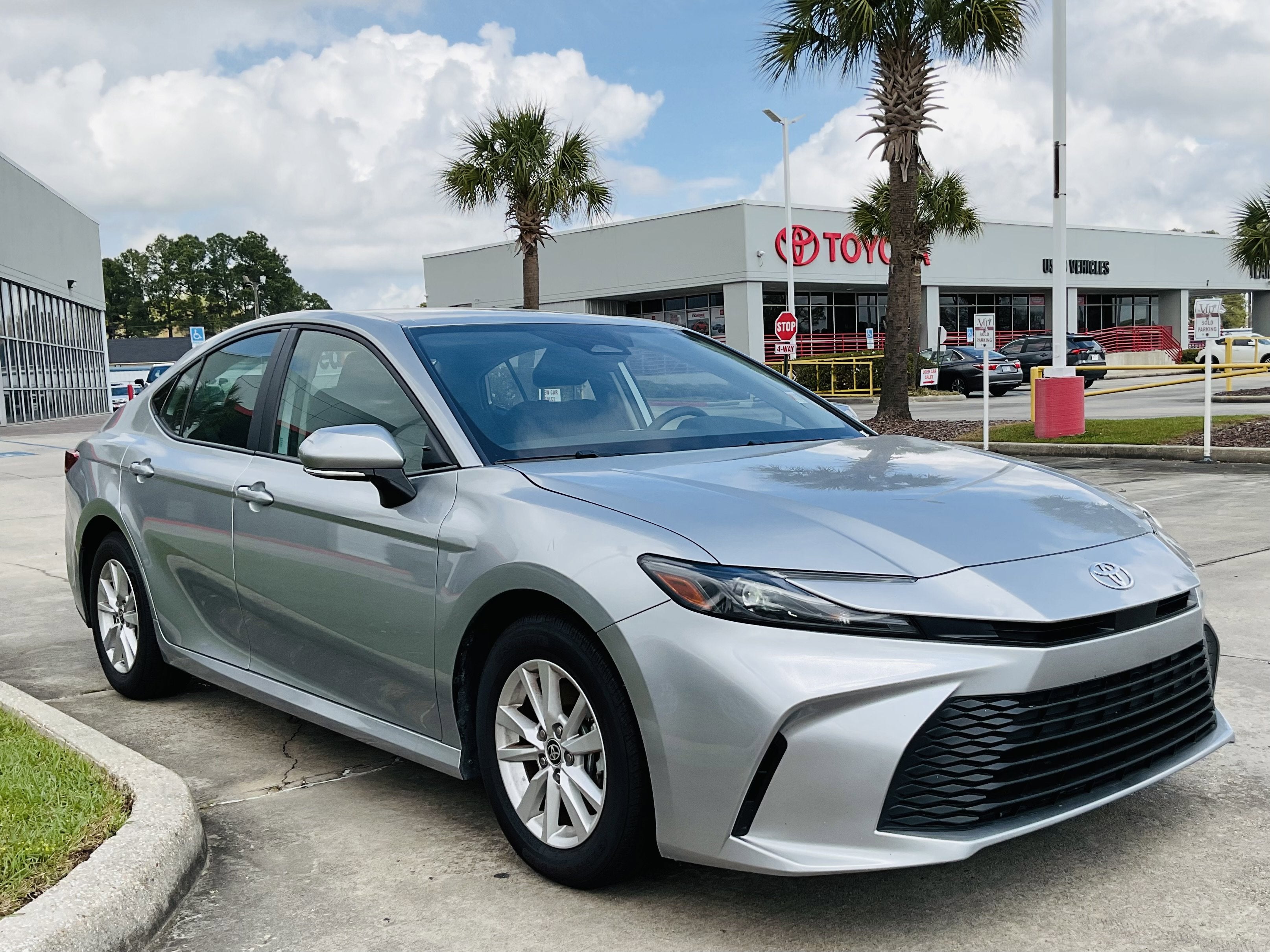 2025 Toyota CAMRY LE