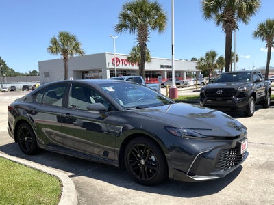 2025 Toyota CAMRY SE