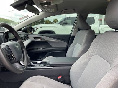 2025 Toyota CAMRY LE