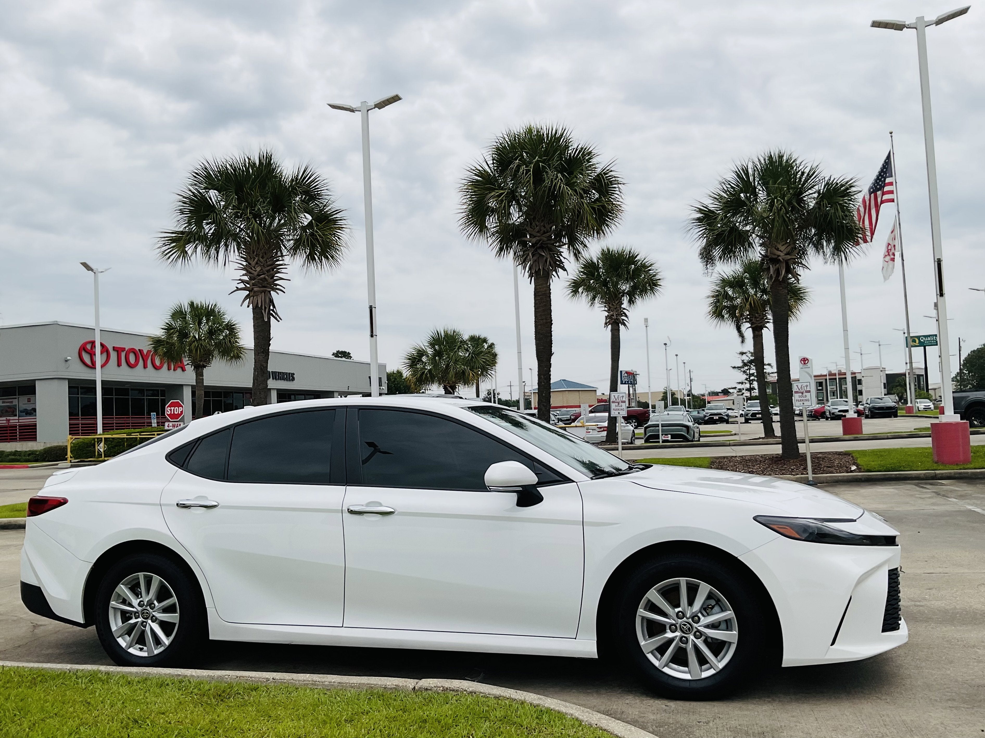 2025 Toyota CAMRY LE