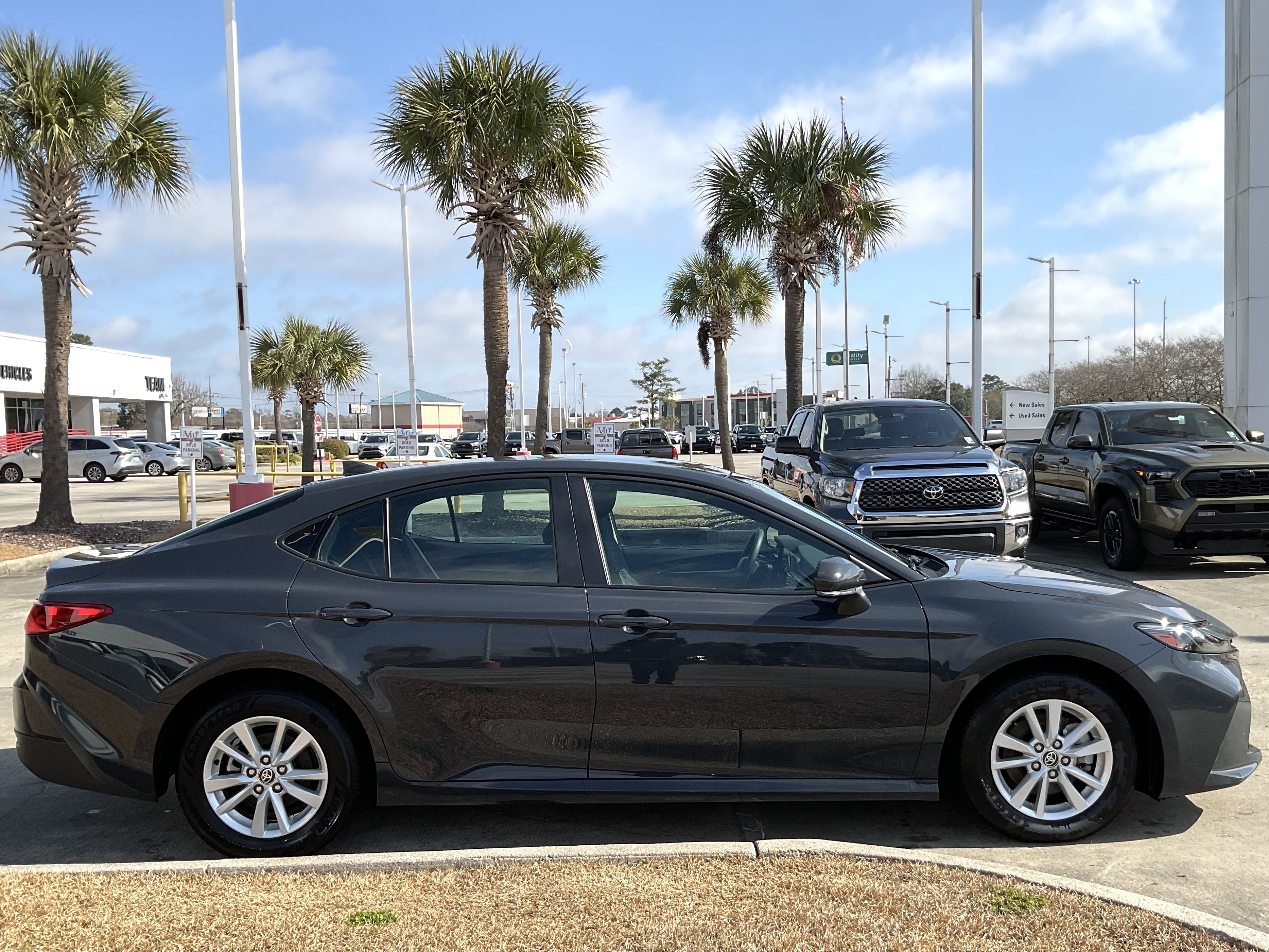 2025 Toyota CAMRY LE