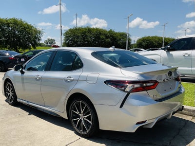2022 Toyota CAMRY SE