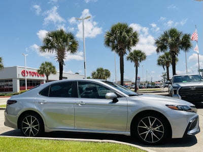 2022 Toyota CAMRY SE