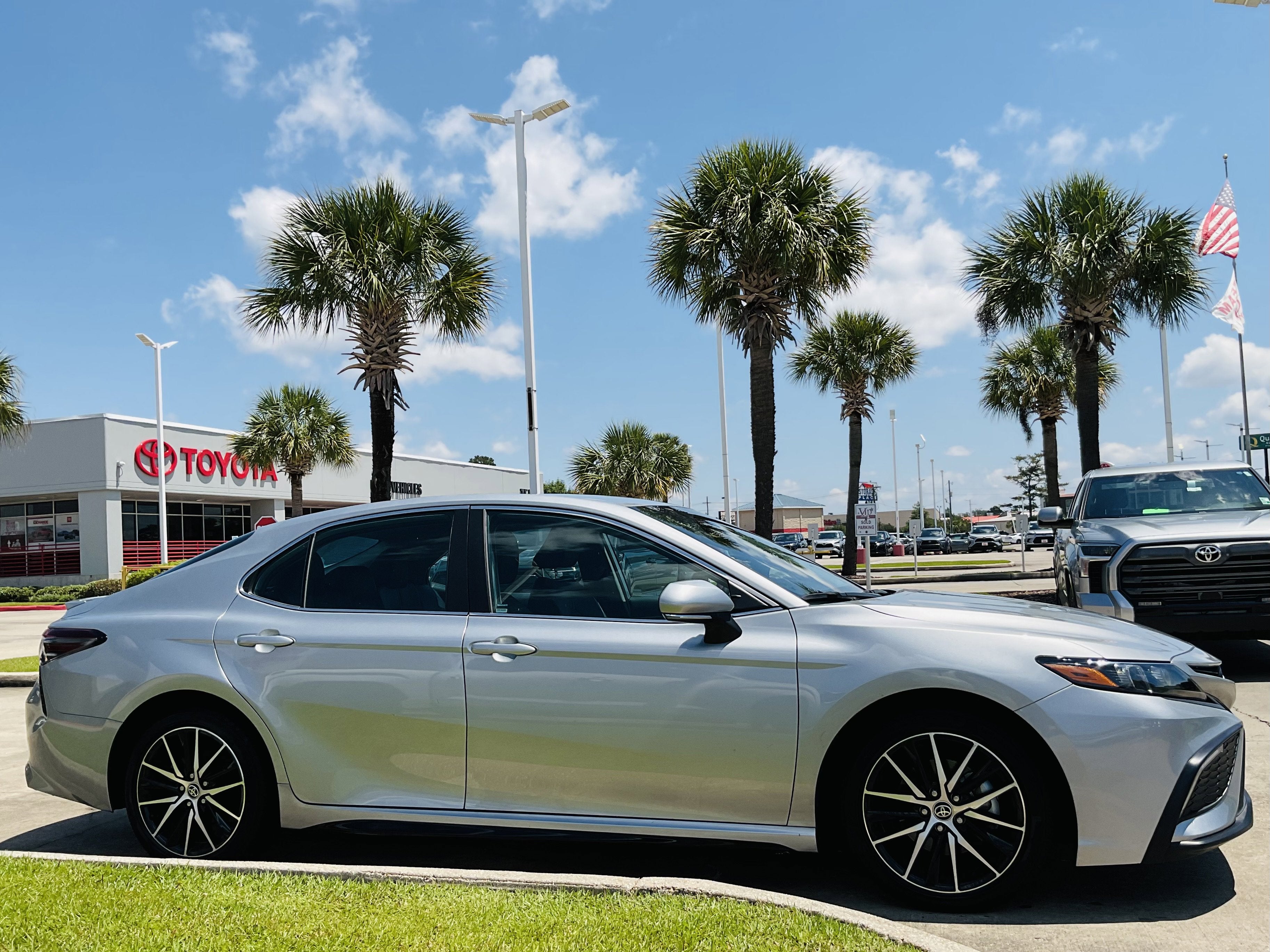 2022 Toyota CAMRY SE