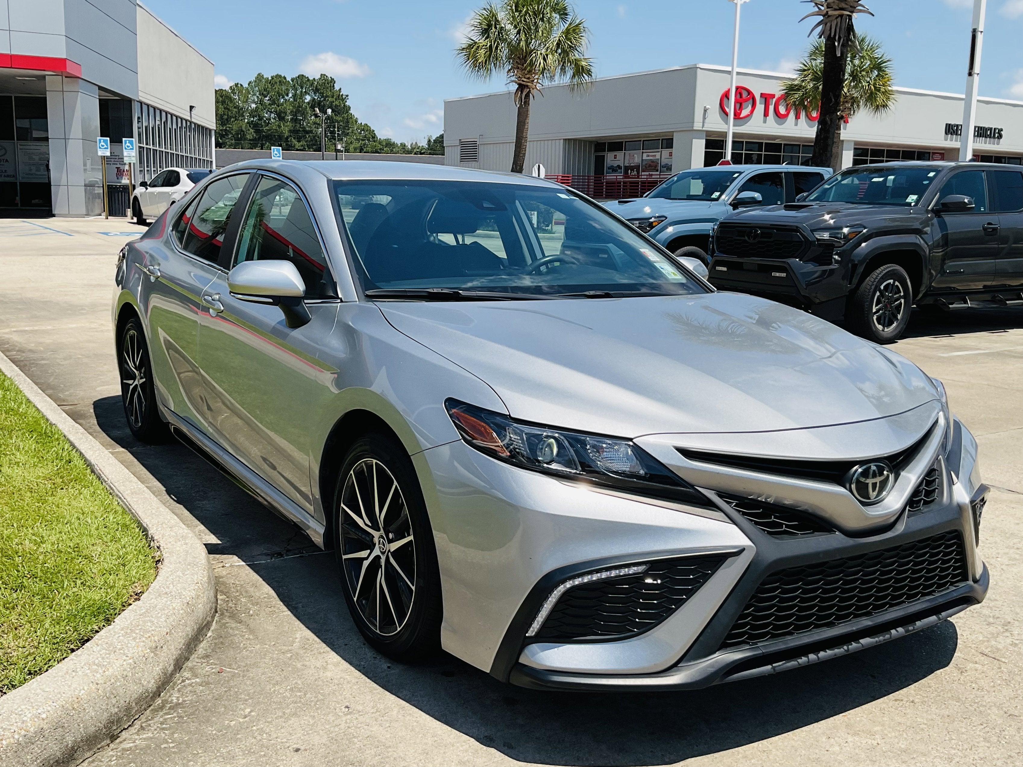 2022 Toyota CAMRY SE
