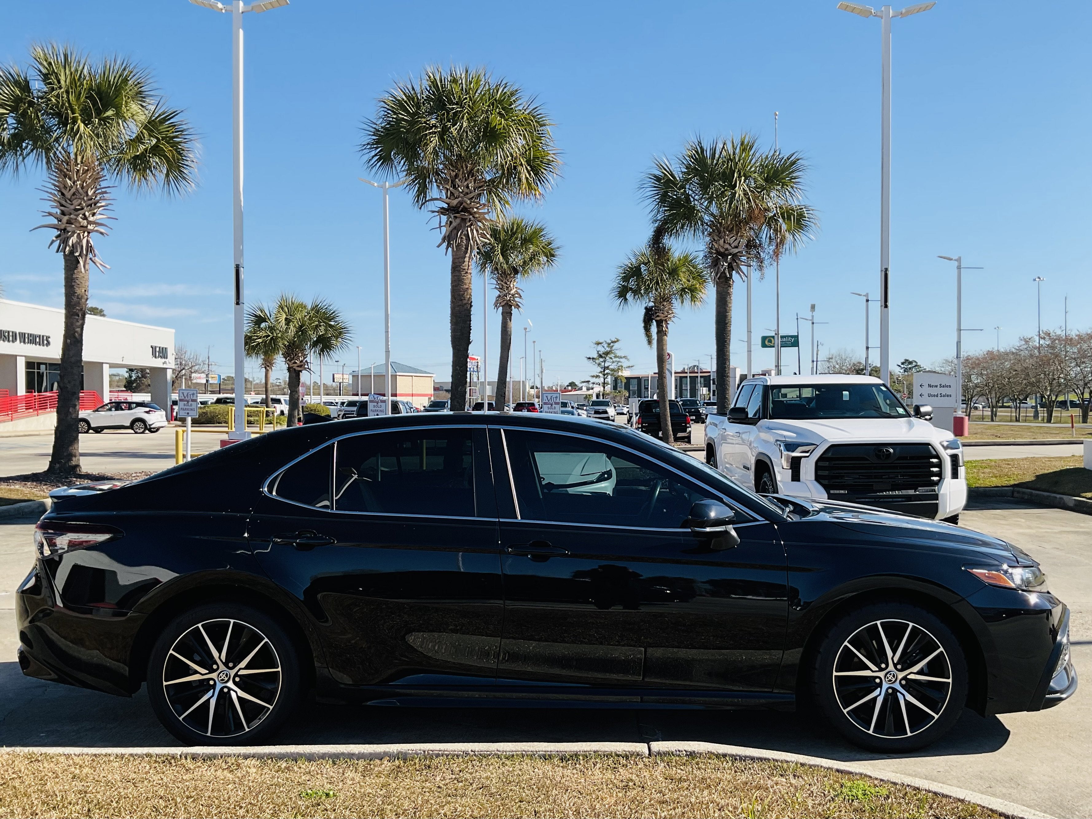 2023 Toyota CAMRY SE