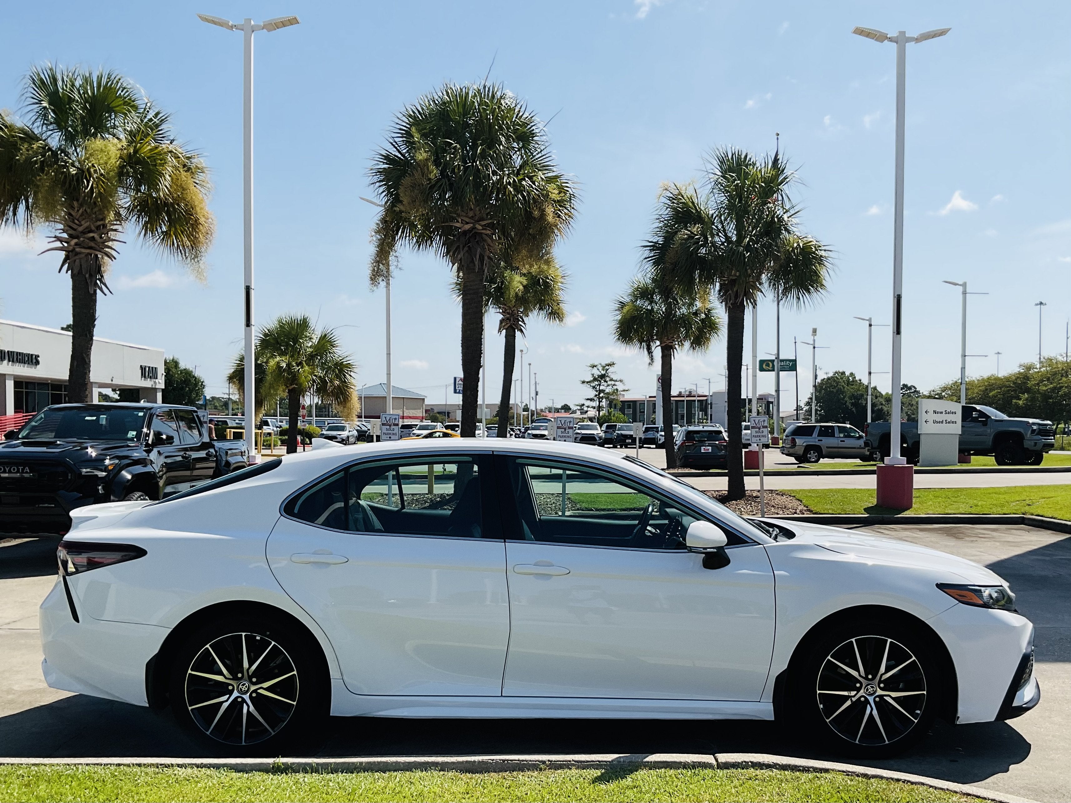 2024 Toyota Camry SE