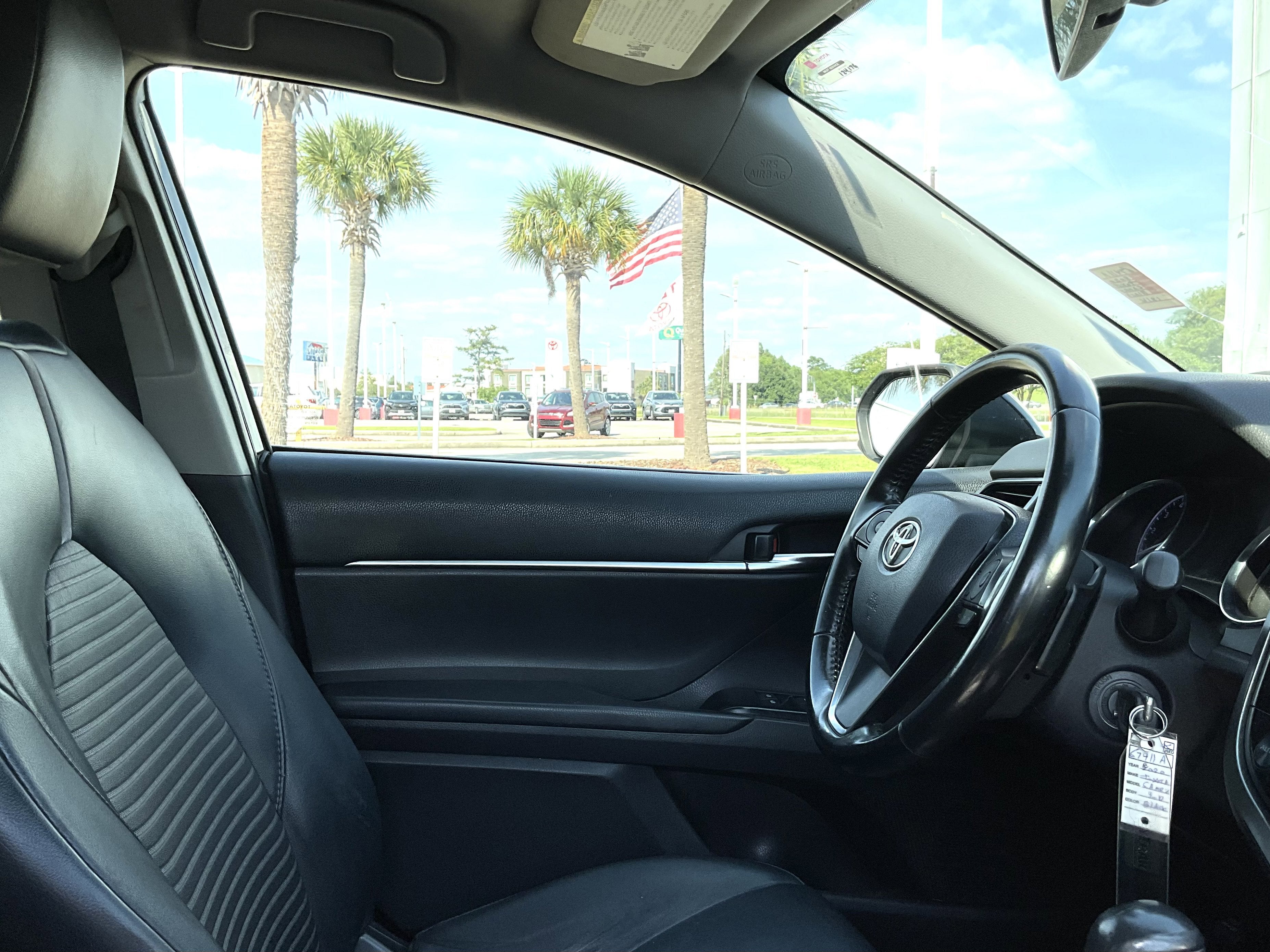 2020 Toyota CAMRY SE