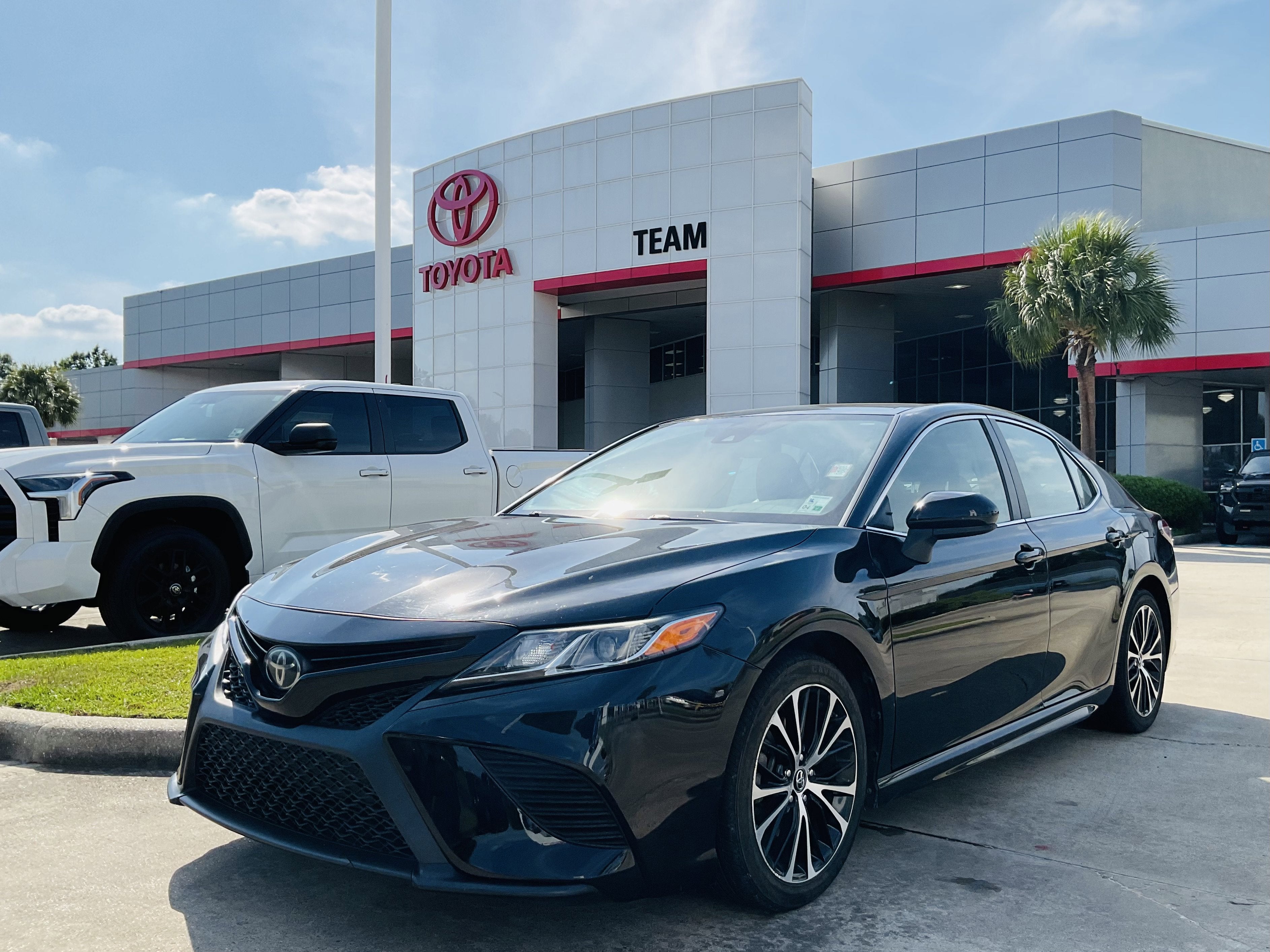 2020 Toyota CAMRY SE