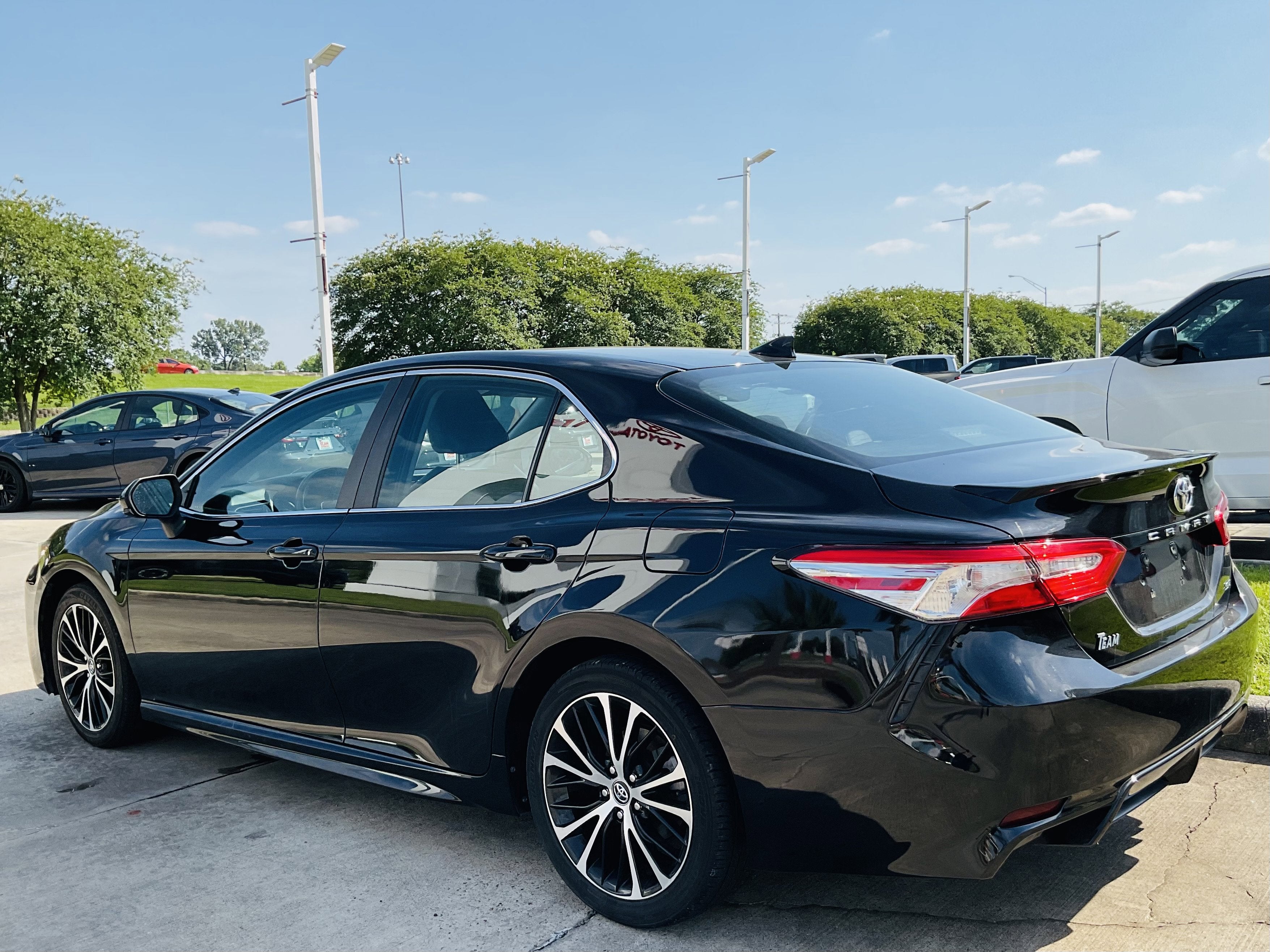 2020 Toyota CAMRY SE