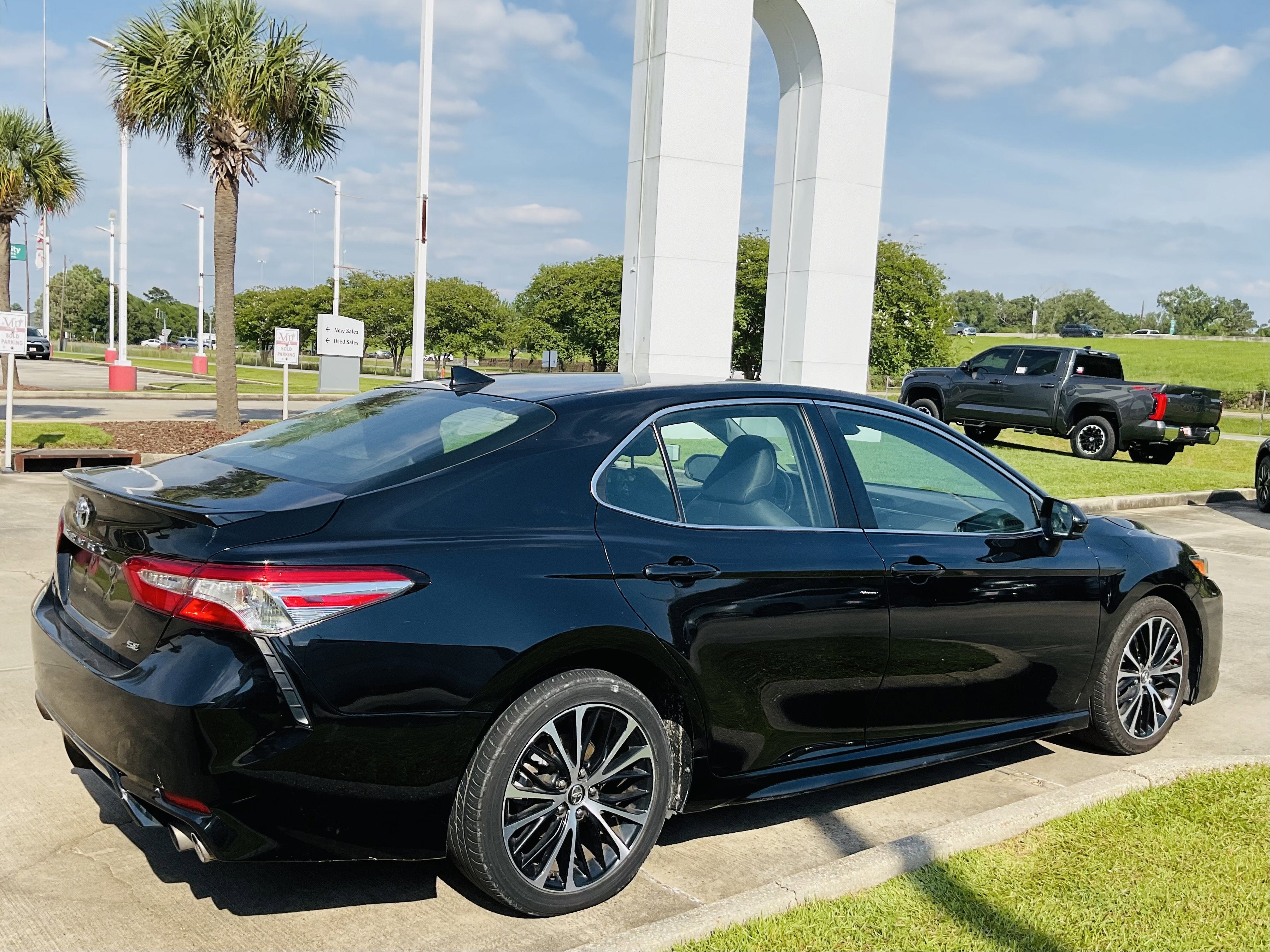 2020 Toyota CAMRY SE