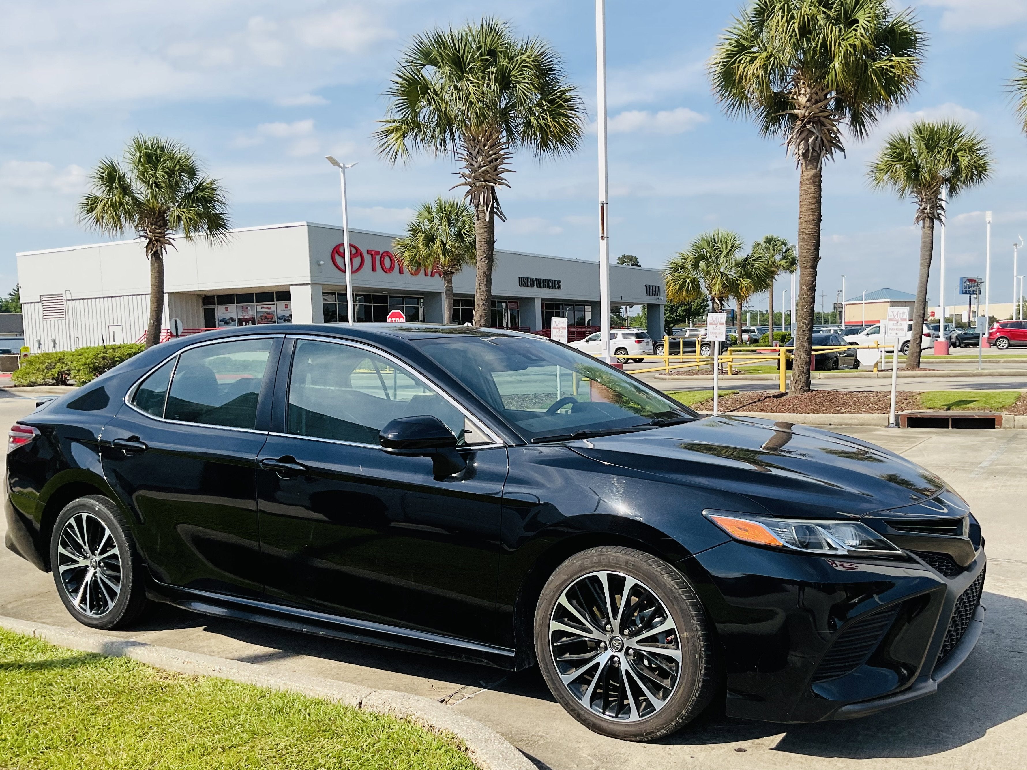 2020 Toyota CAMRY SE