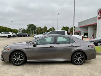 2024 Toyota CAMRY SE