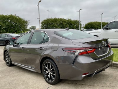 2024 Toyota CAMRY SE