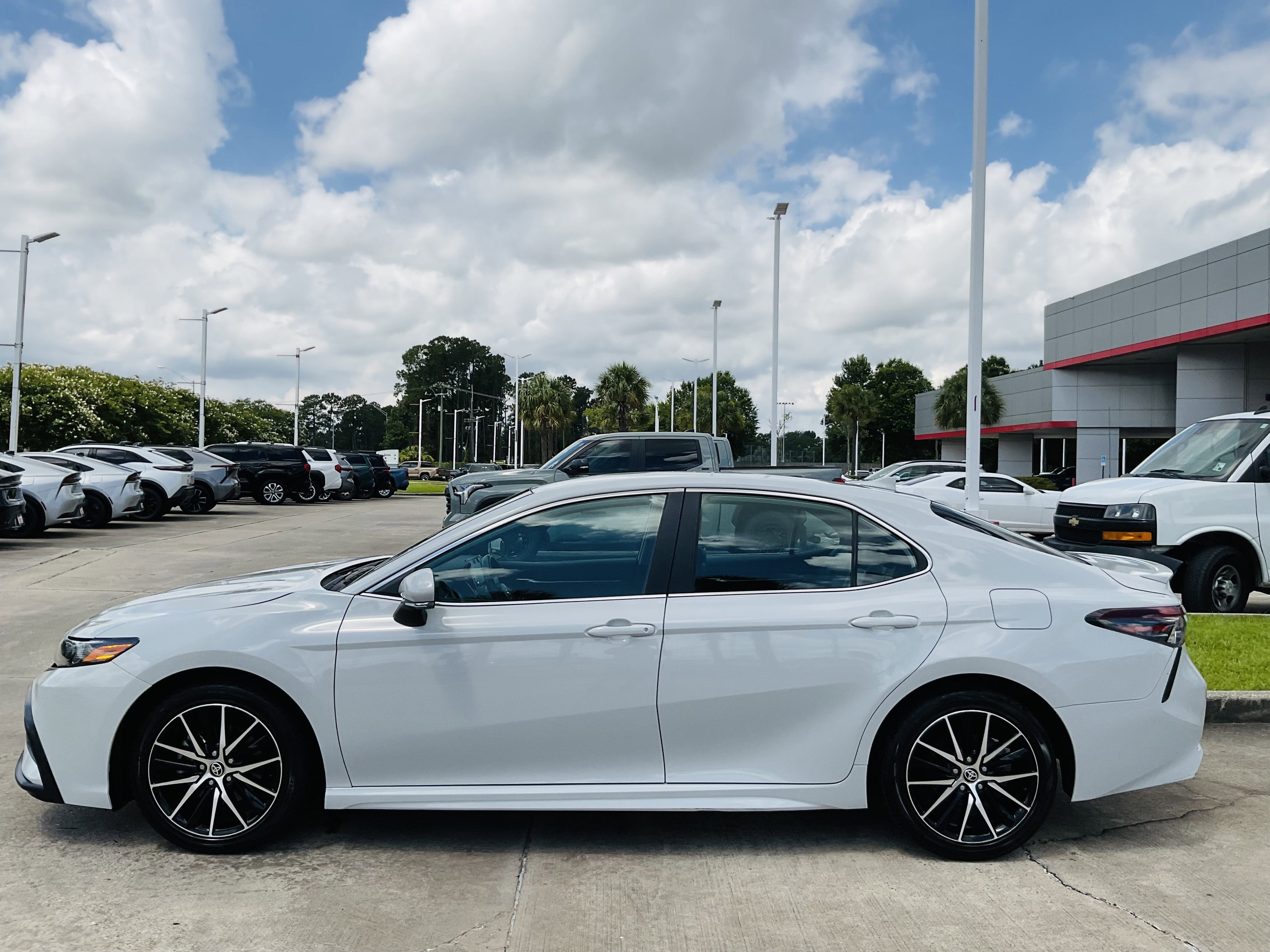 2024 Toyota Camry SE