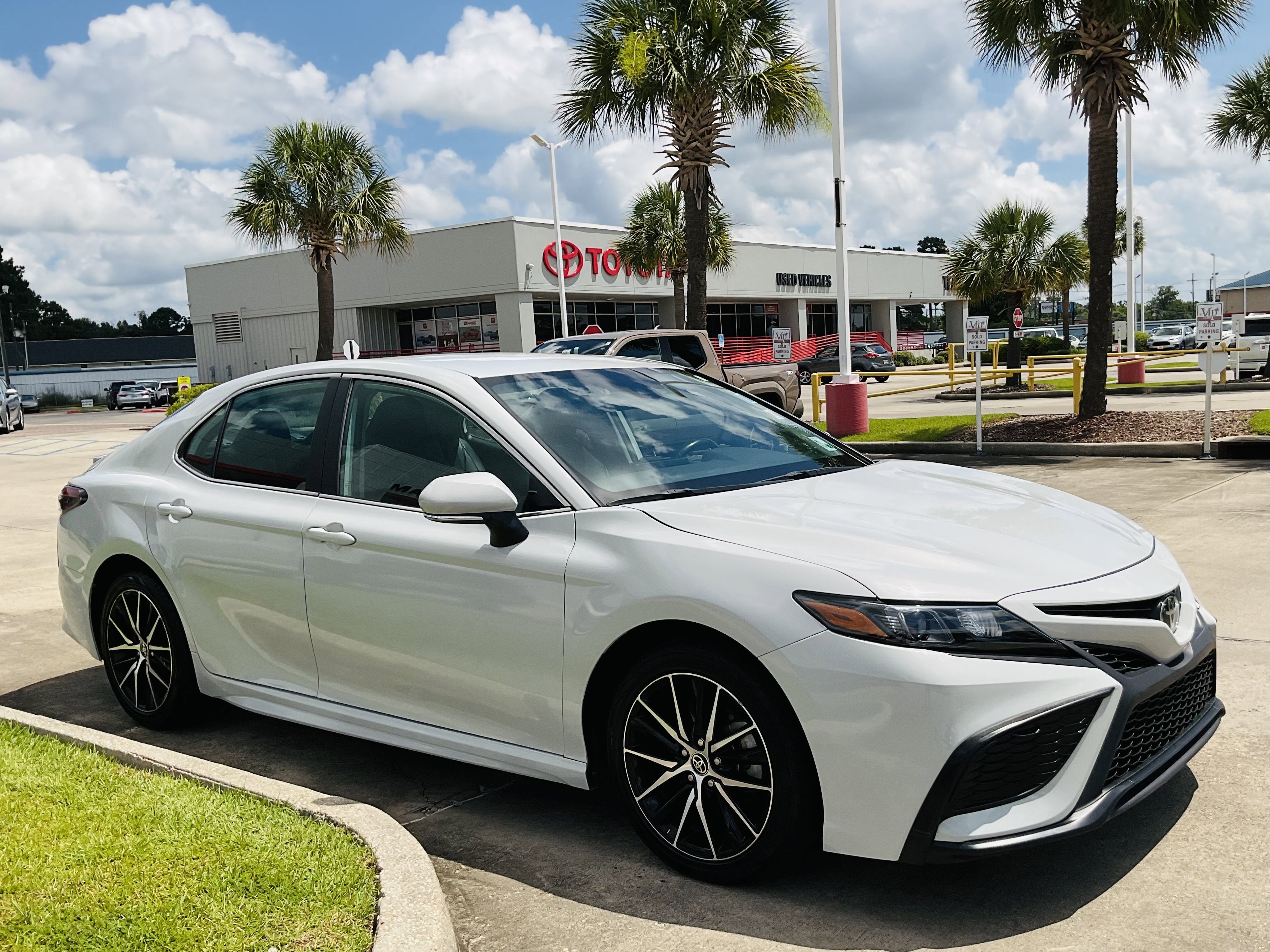 2024 Toyota Camry SE