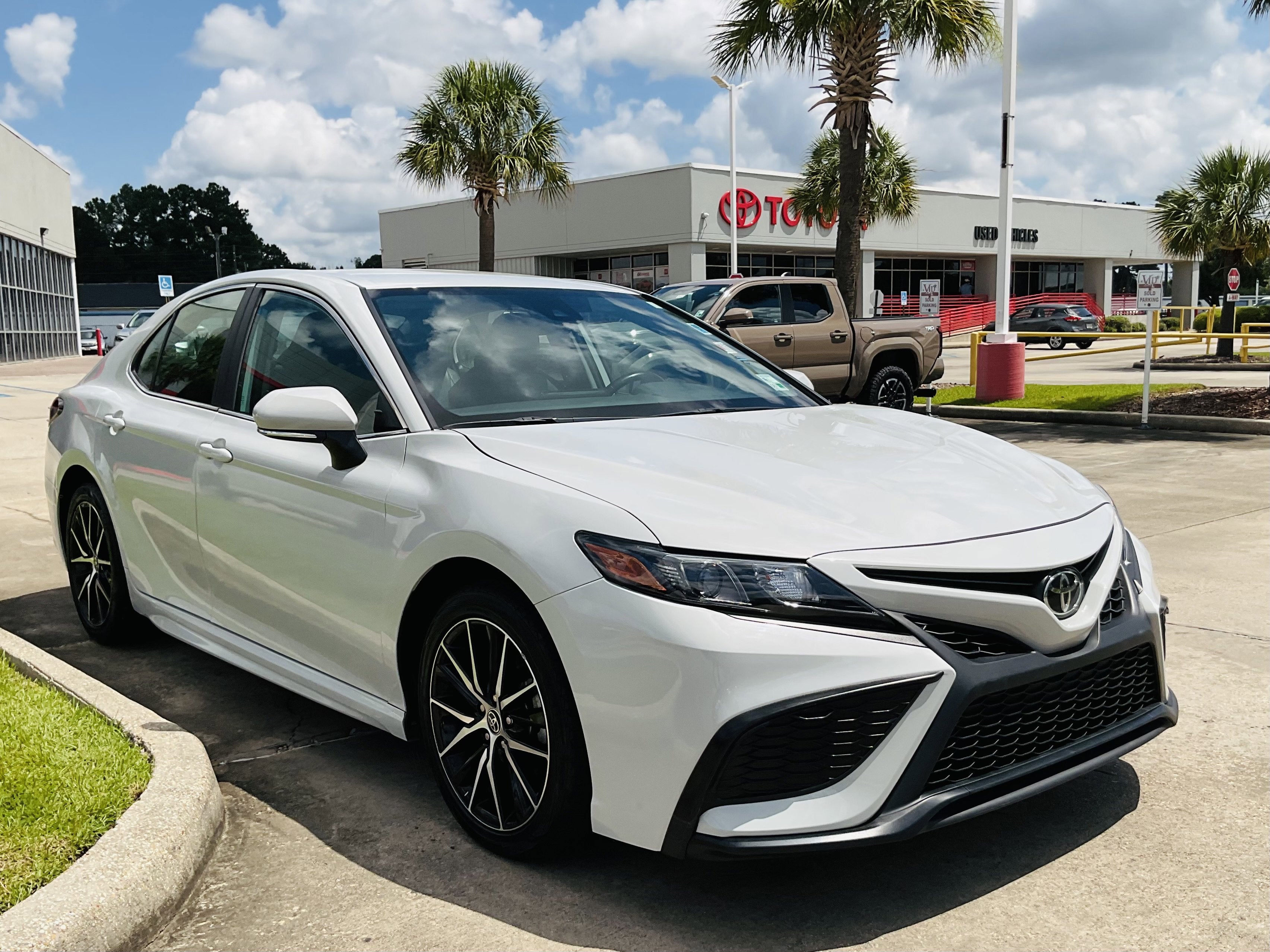 2024 Toyota Camry SE