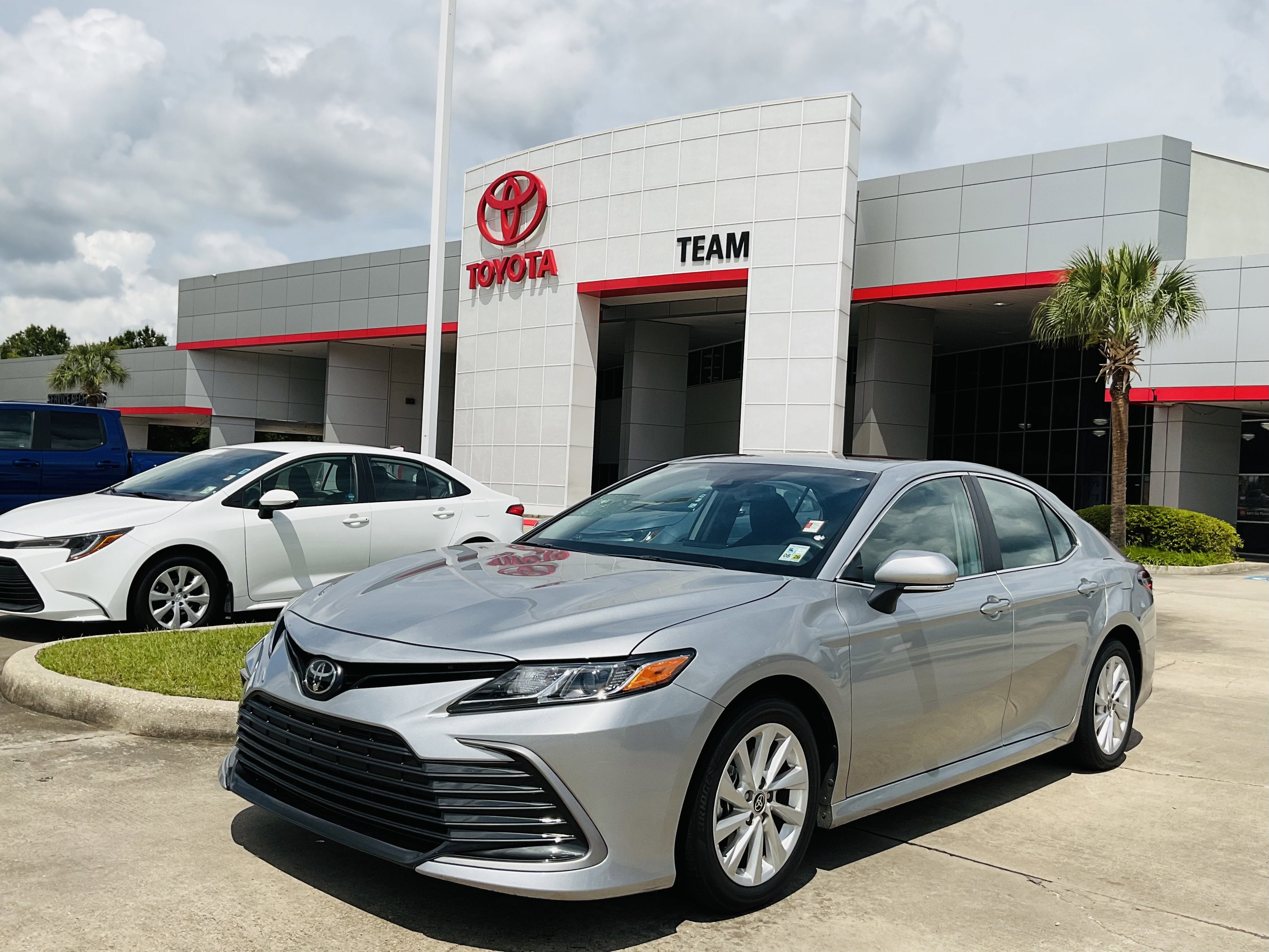 2024 Toyota CAMRY LE