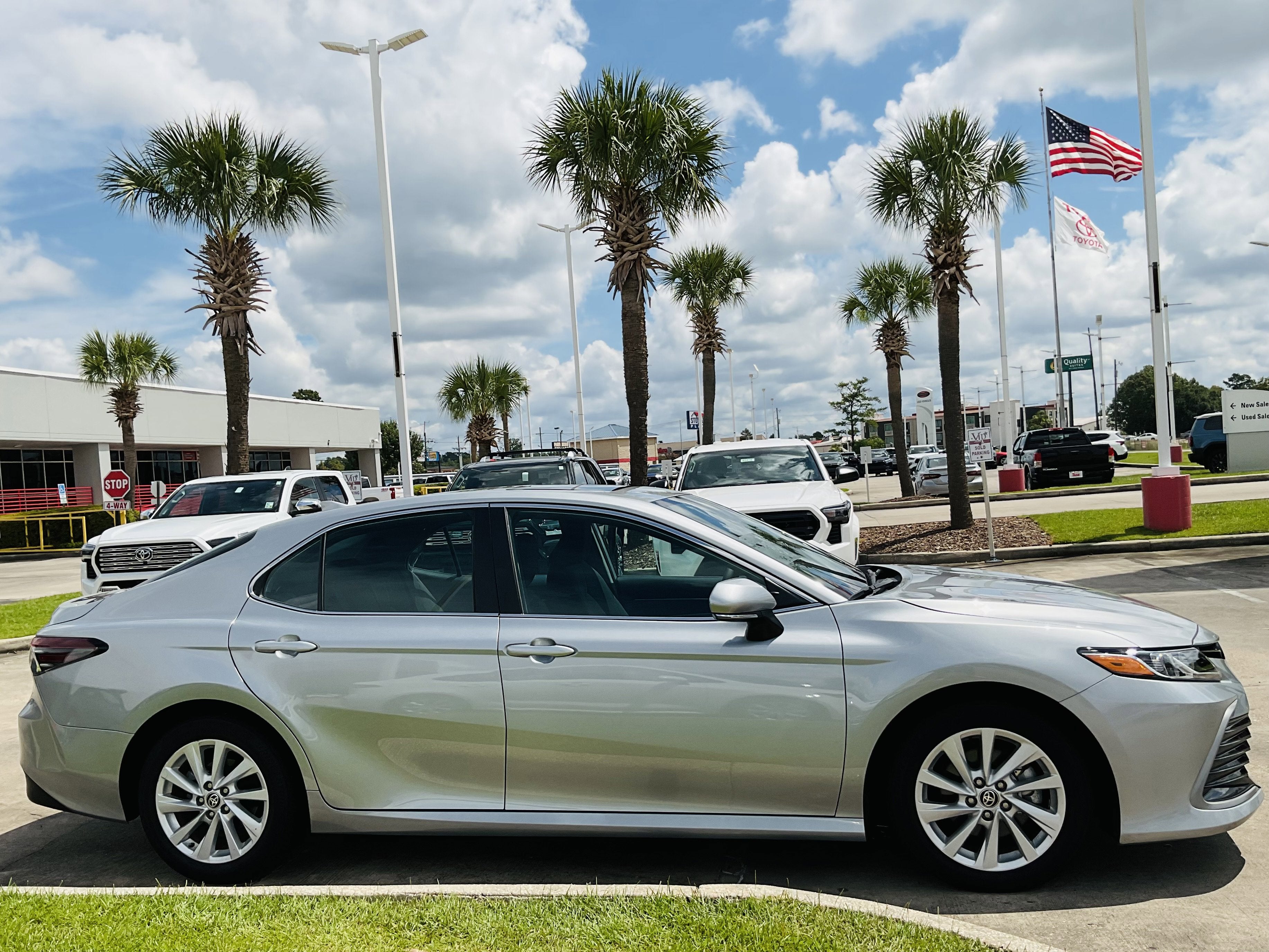 2024 Toyota CAMRY LE