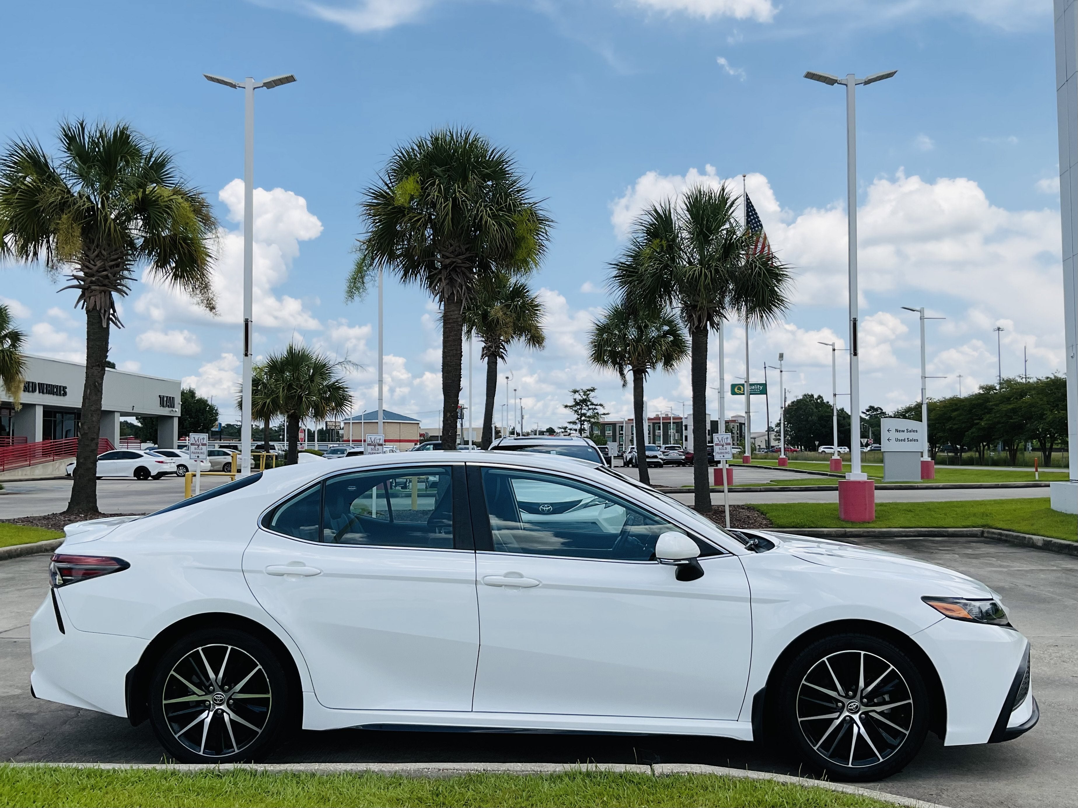 2023 Toyota Camry SE