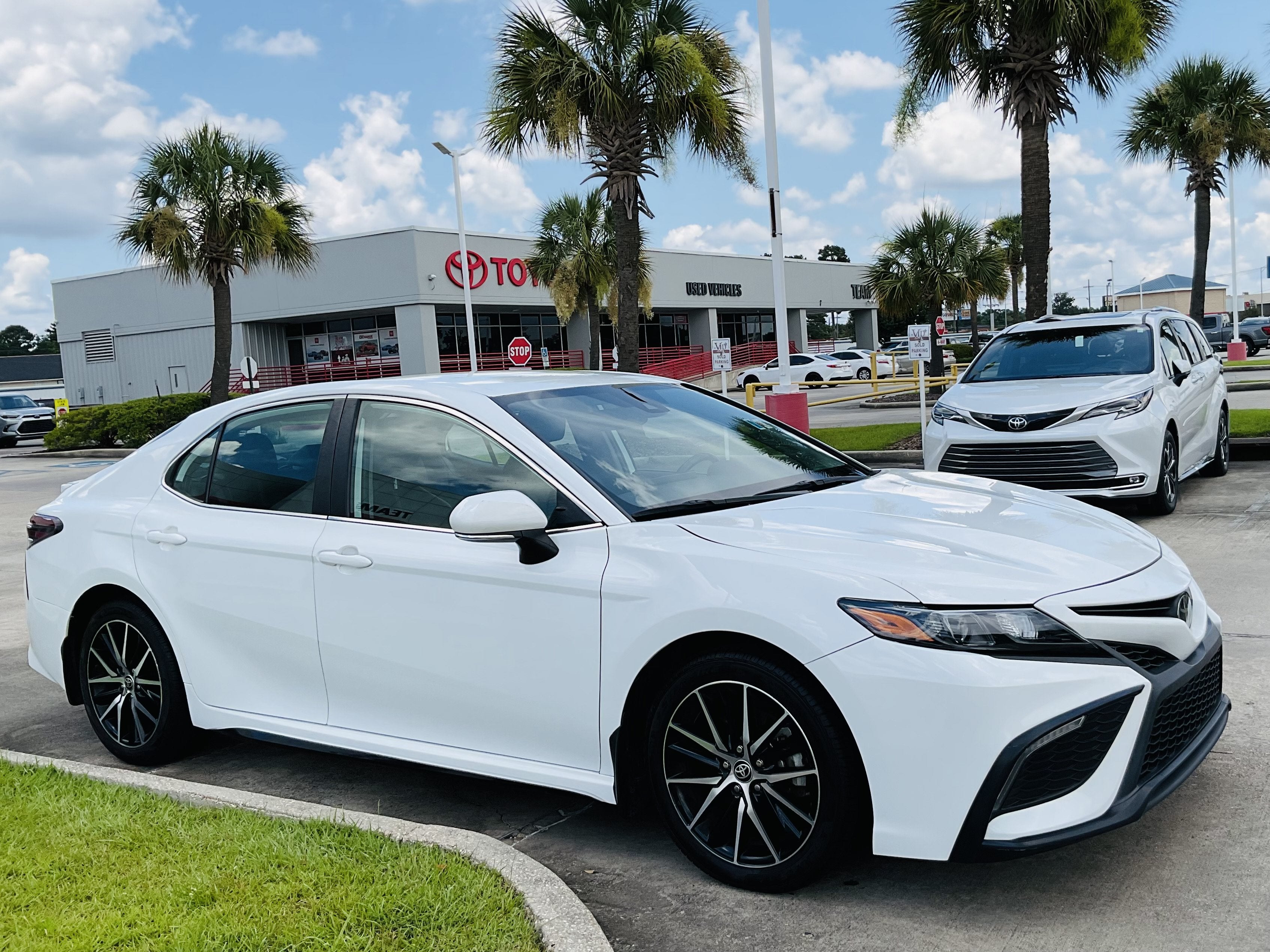 2023 Toyota Camry SE