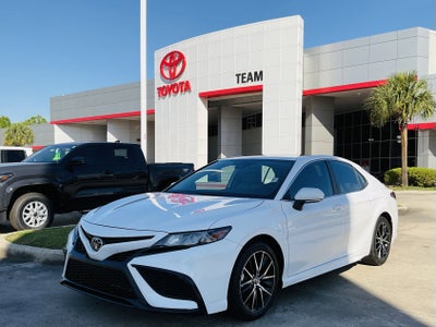 2024 Toyota CAMRY SE