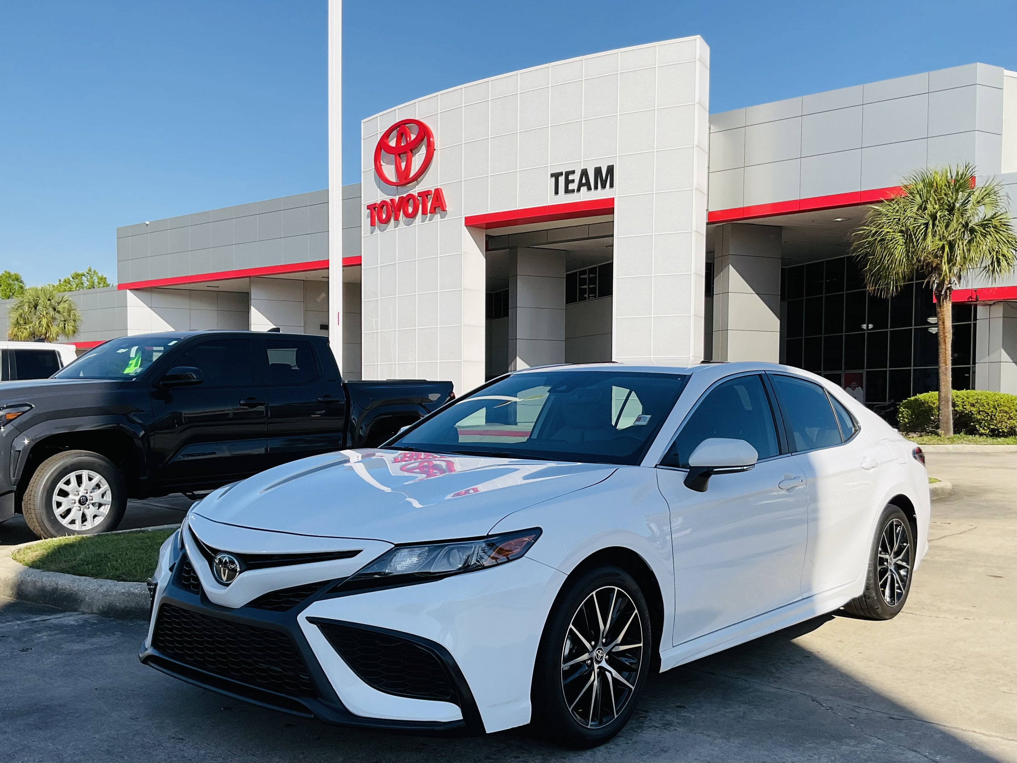 2024 Toyota CAMRY SE