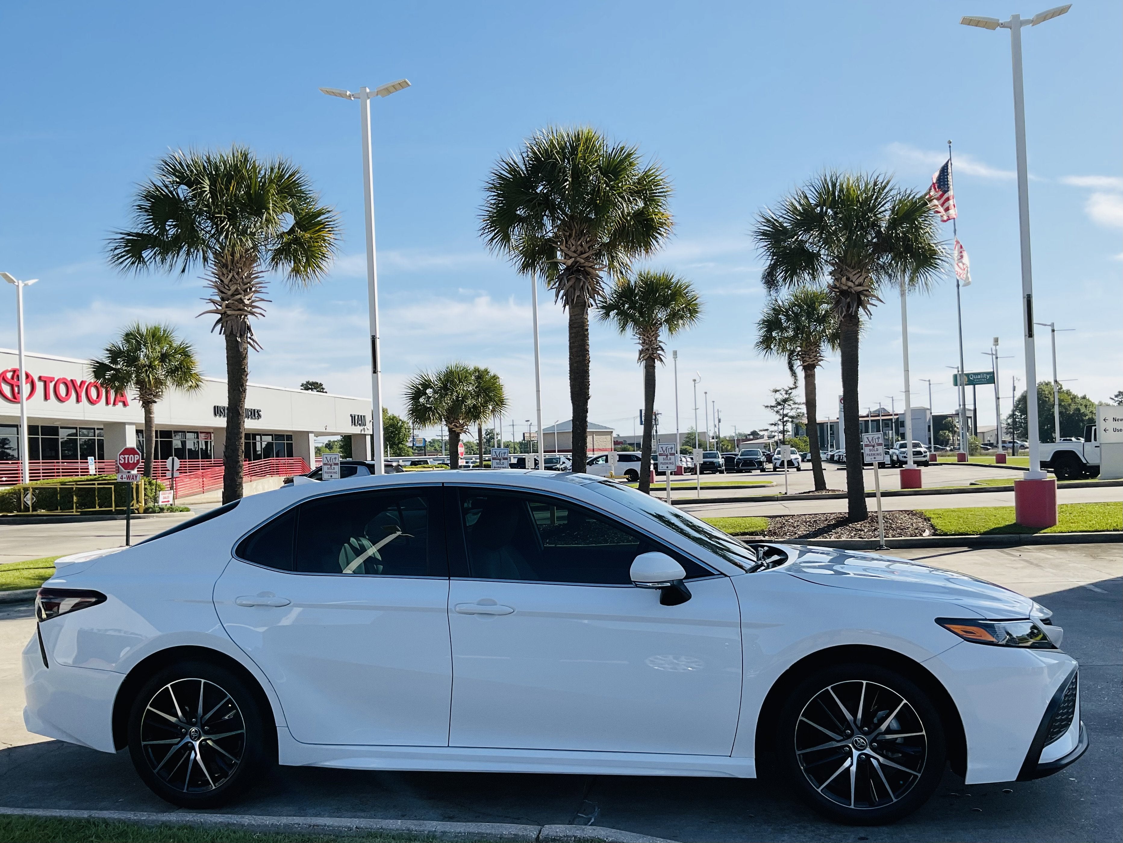 2024 Toyota CAMRY SE