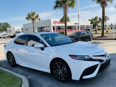 2024 Toyota CAMRY SE