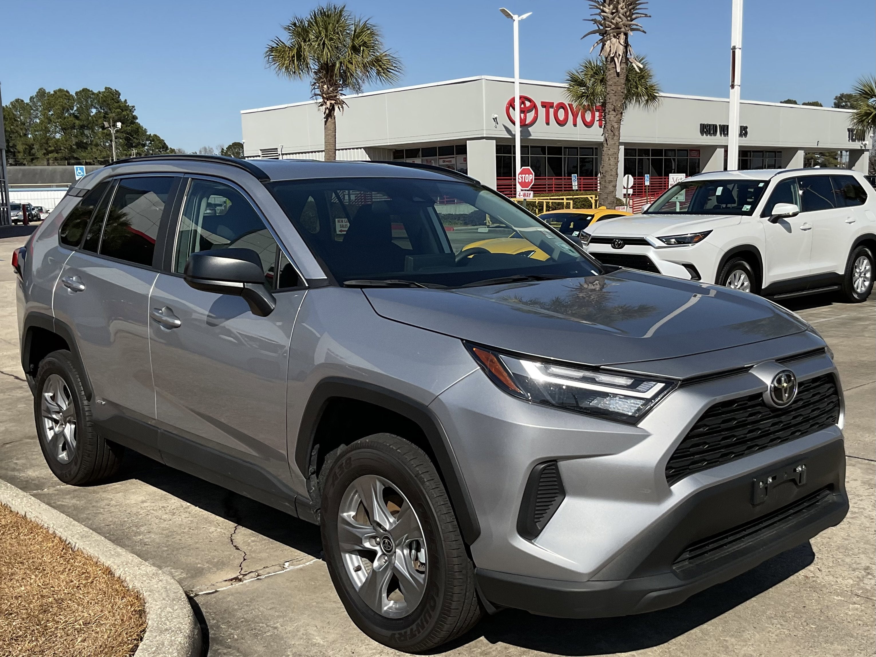 2025 Toyota RAV4 HYBRID Hybrid LE