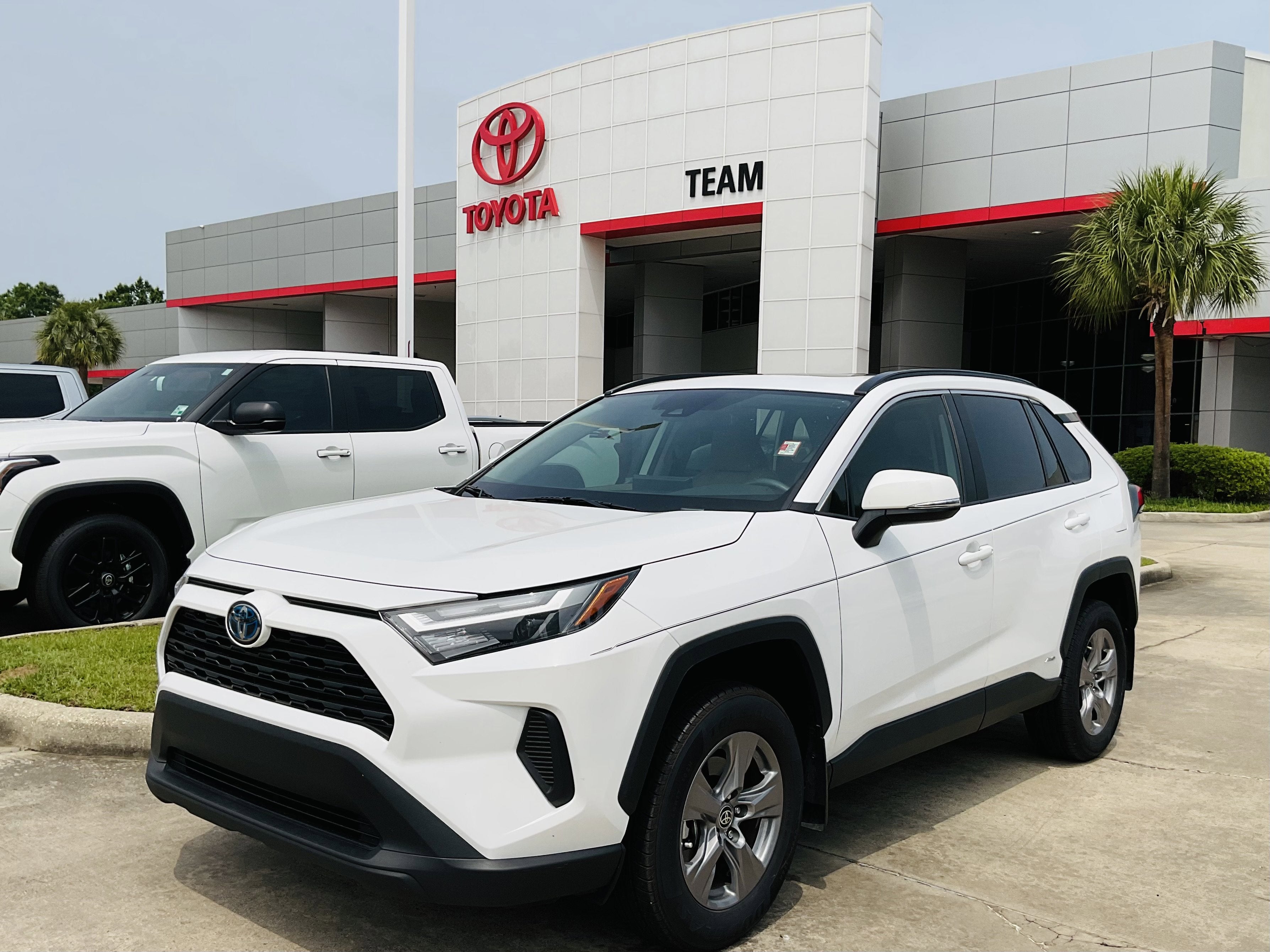 2024 Toyota RAV4 HYBRID Hybrid XLE