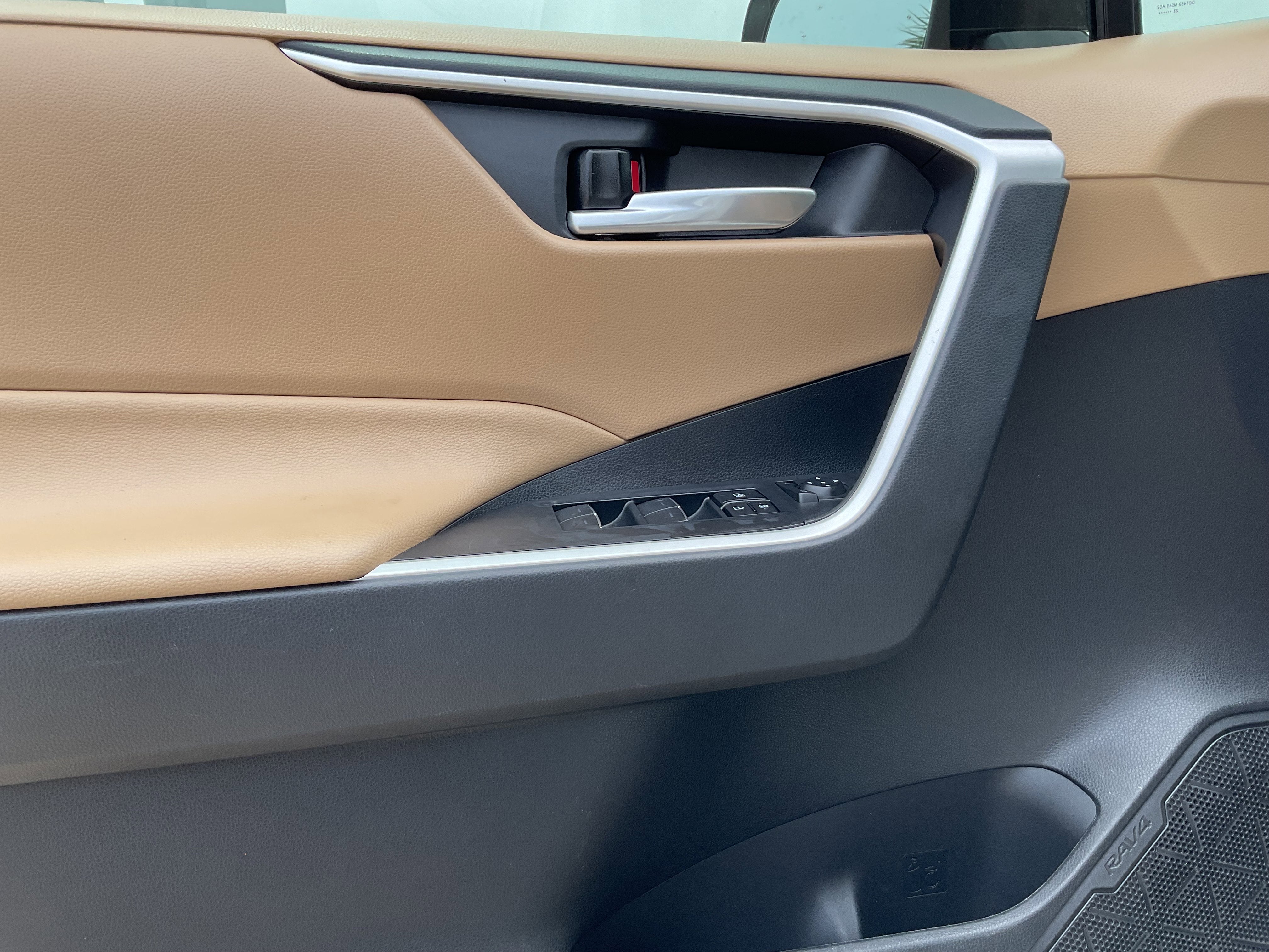 2024 Toyota RAV4 HYBRID Hybrid XLE