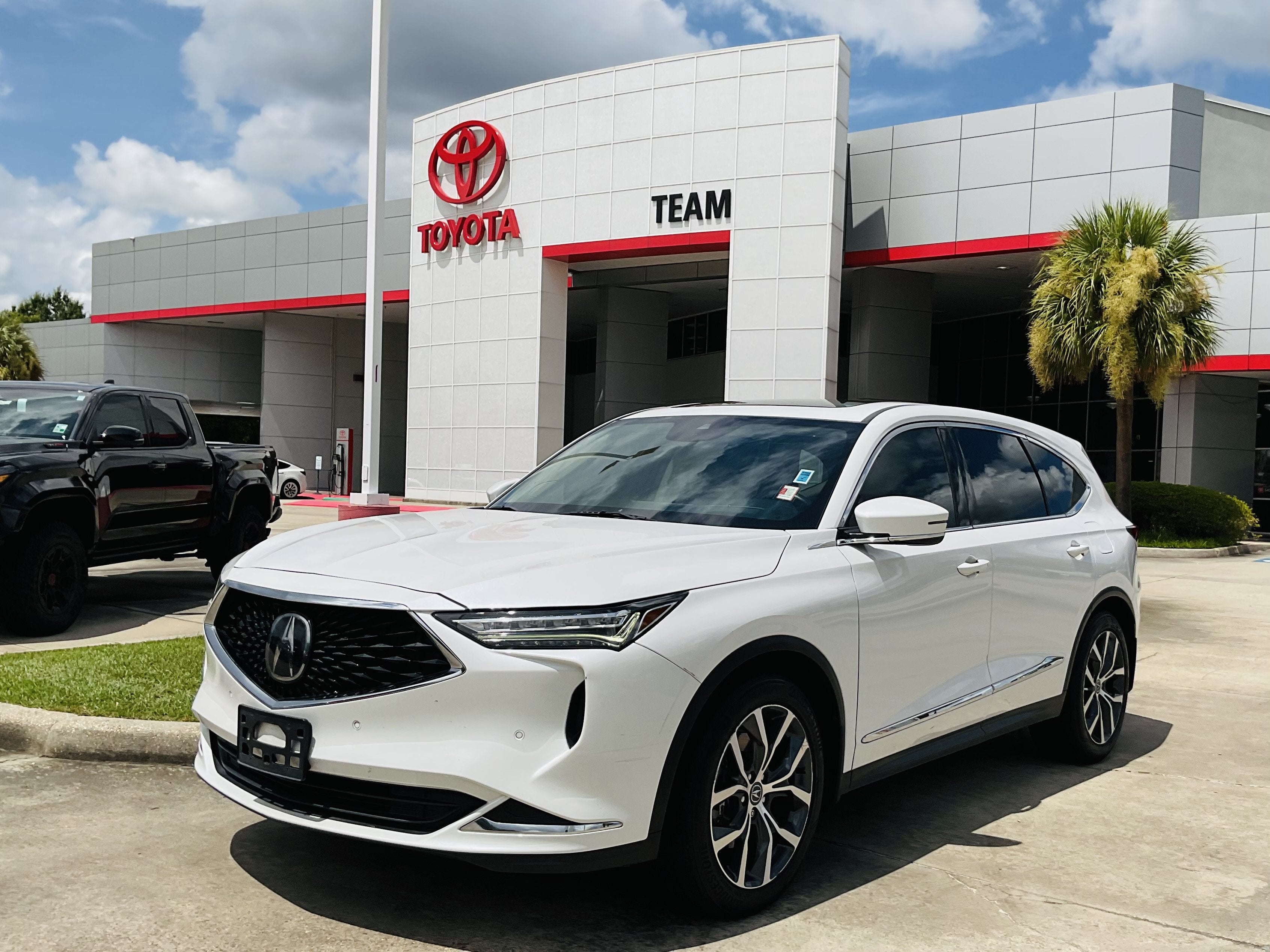 2022 Acura MDX w/Technology Package