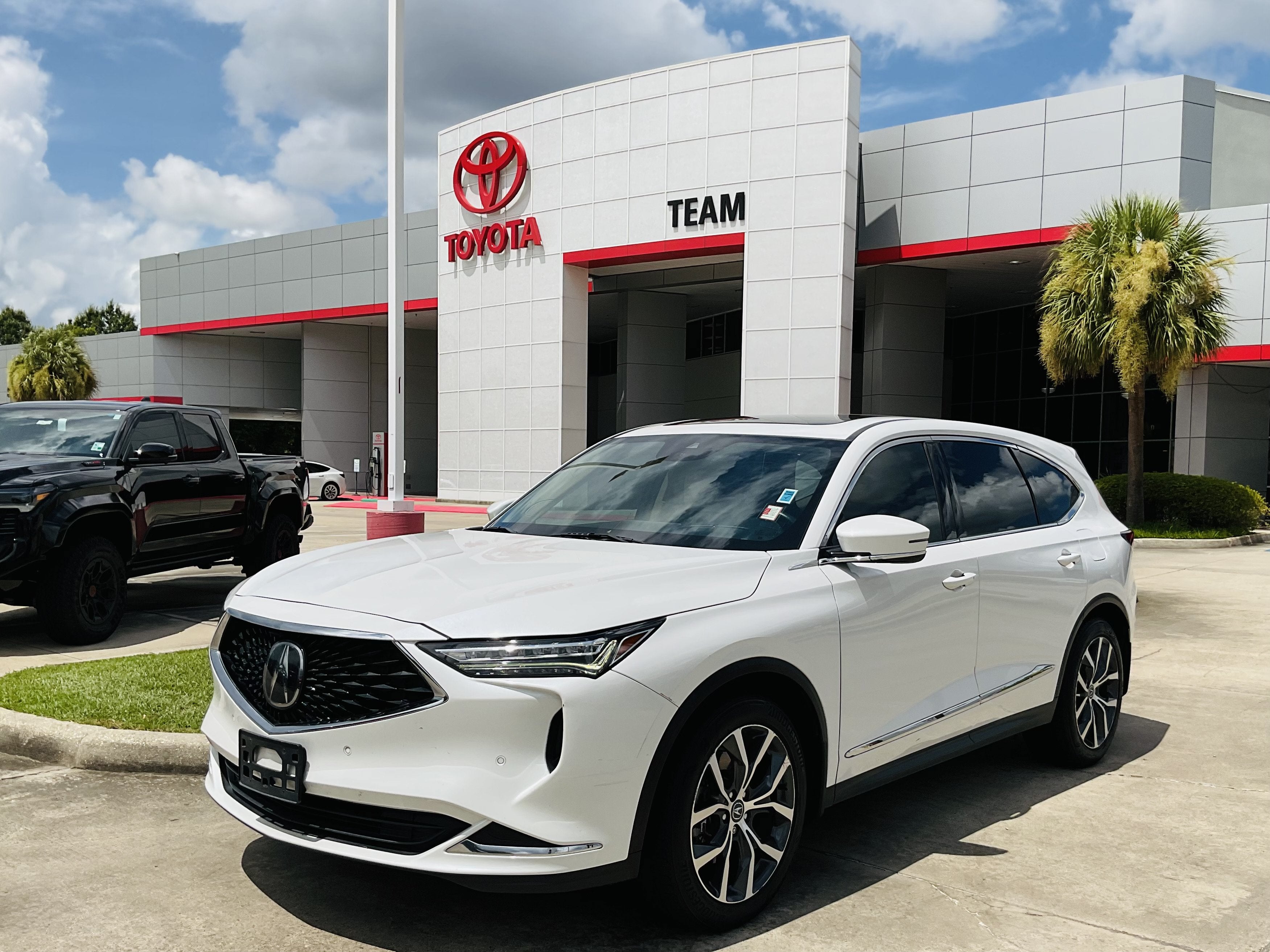 2022 Acura MDX w/Technology Package
