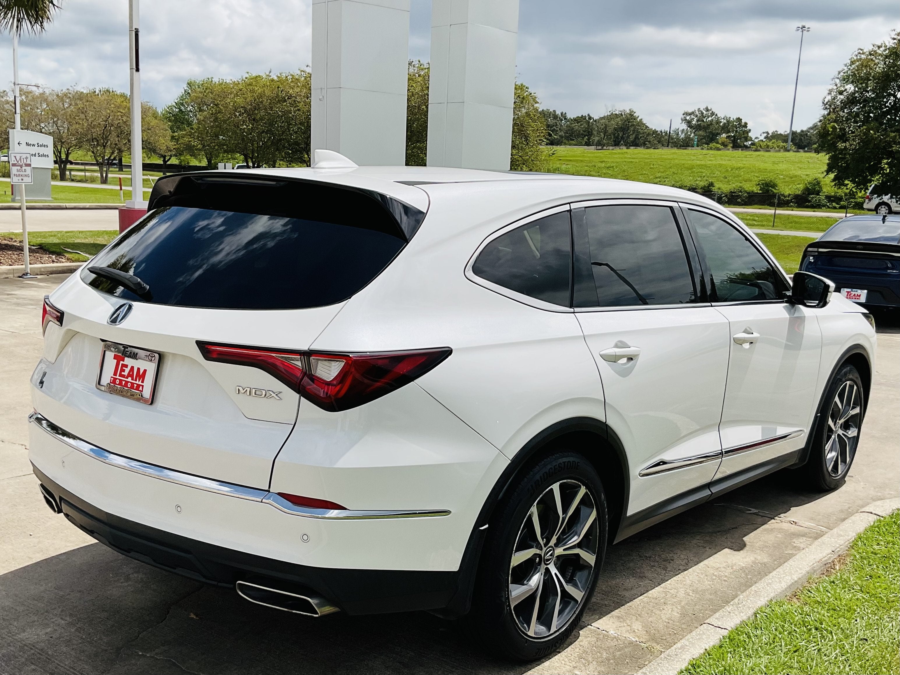 2022 Acura MDX w/Technology Package