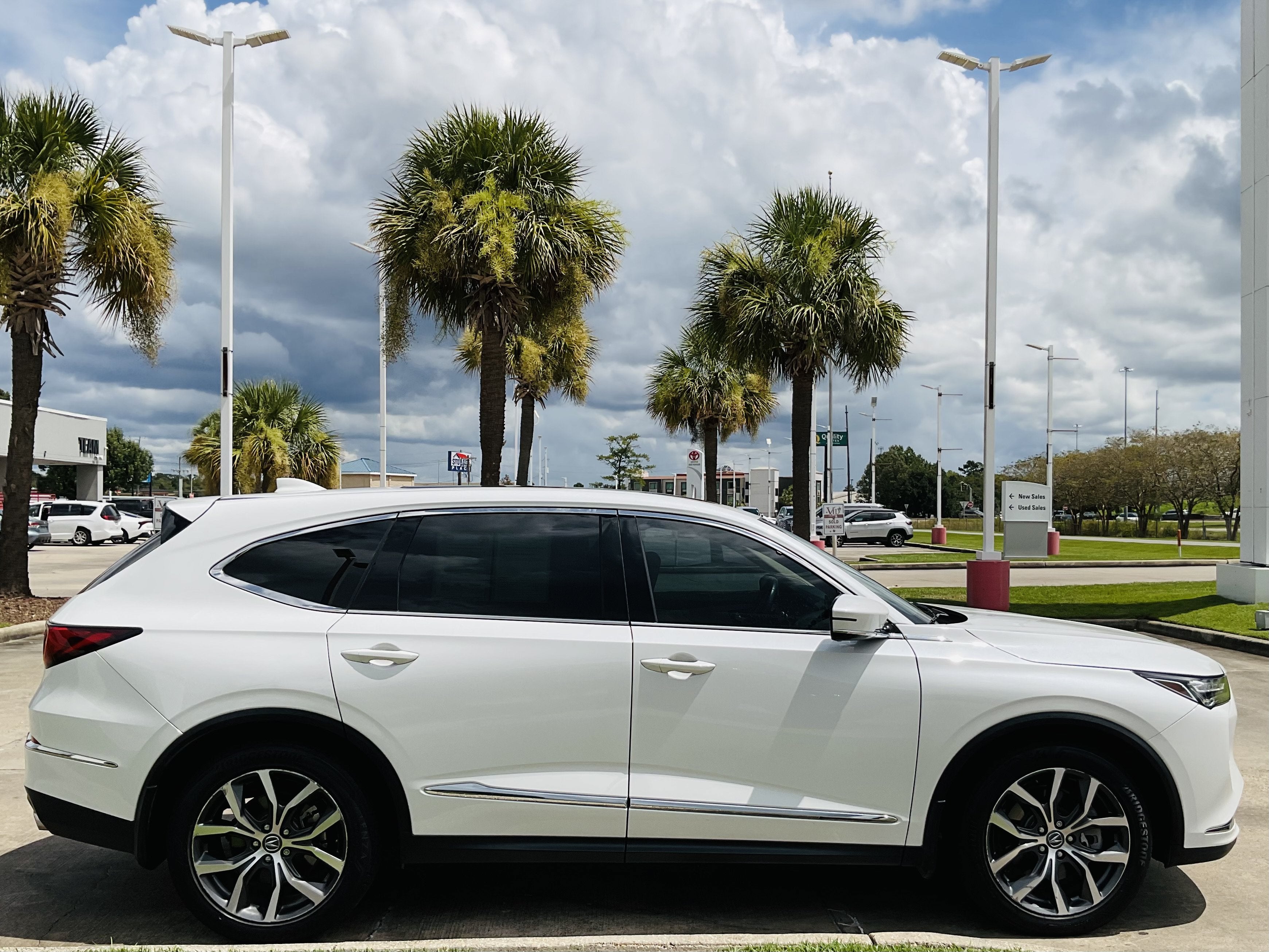 2022 Acura MDX w/Technology Package