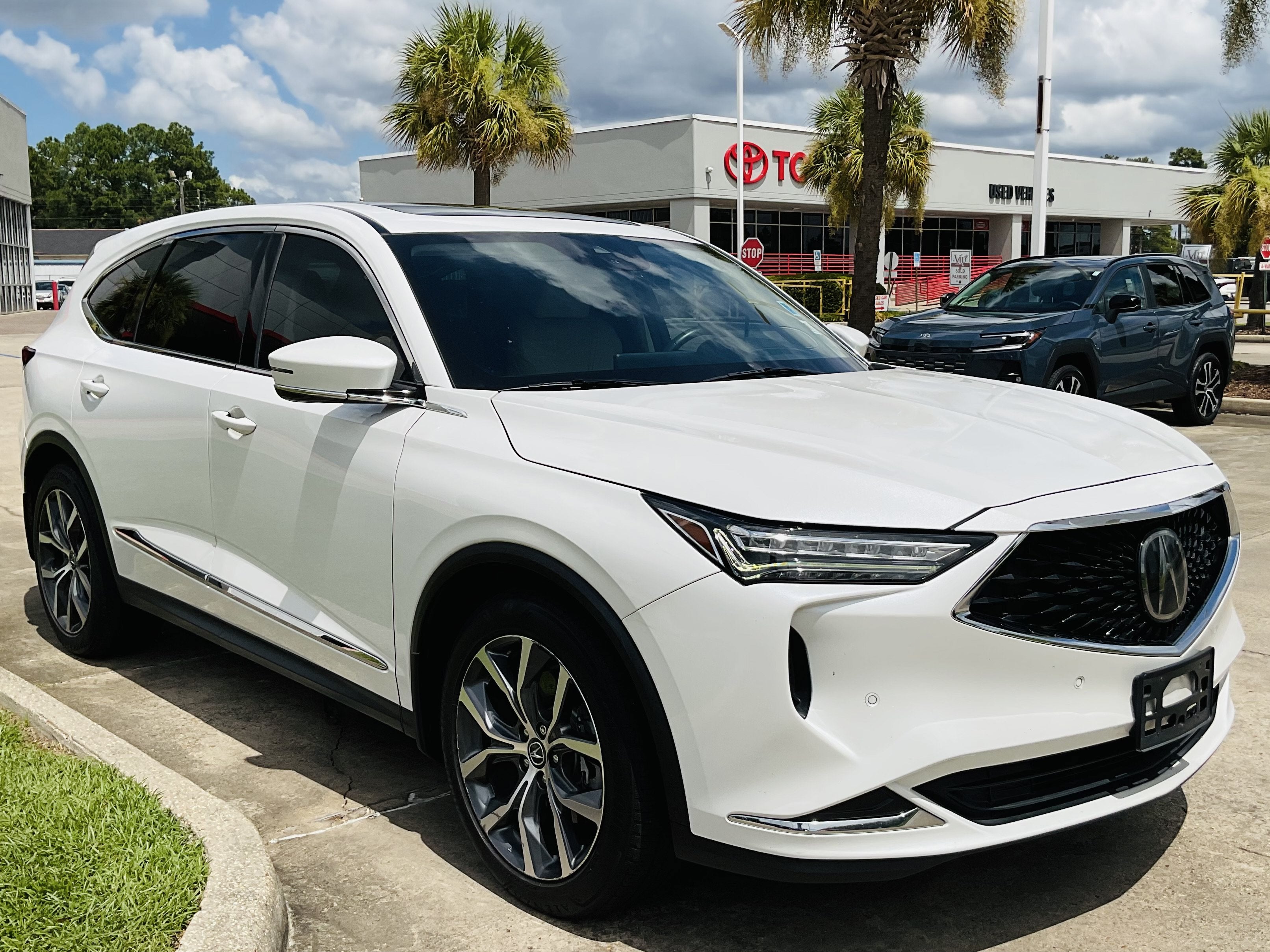 2022 Acura MDX w/Technology Package