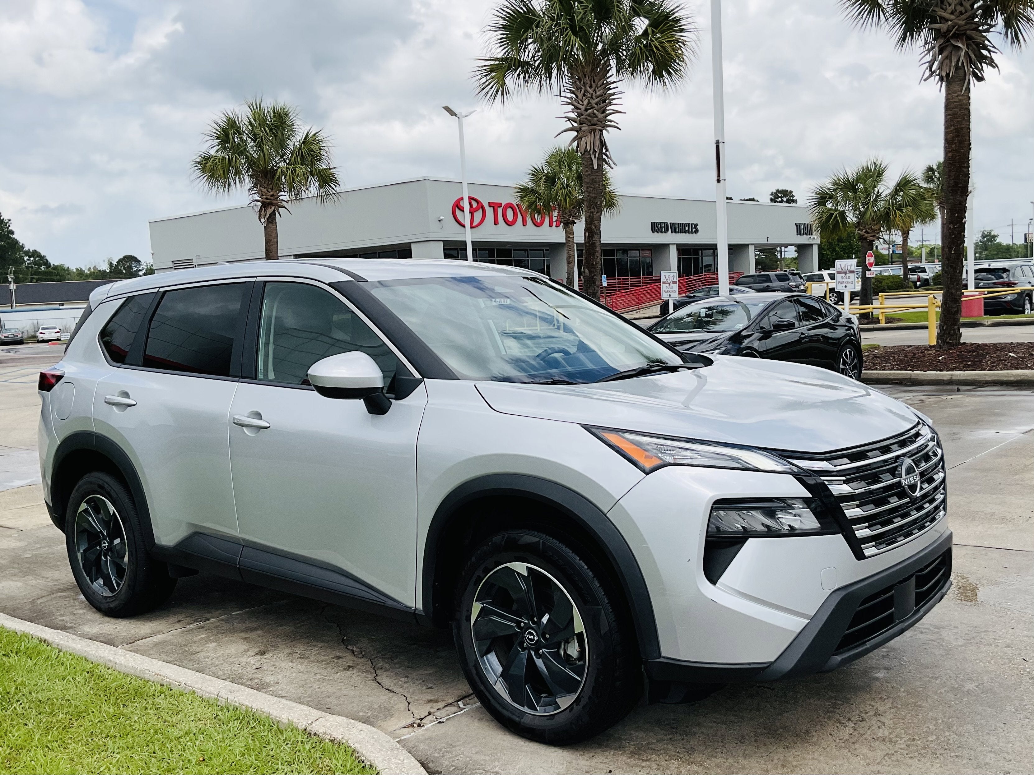 2025 Nissan Rogue SV