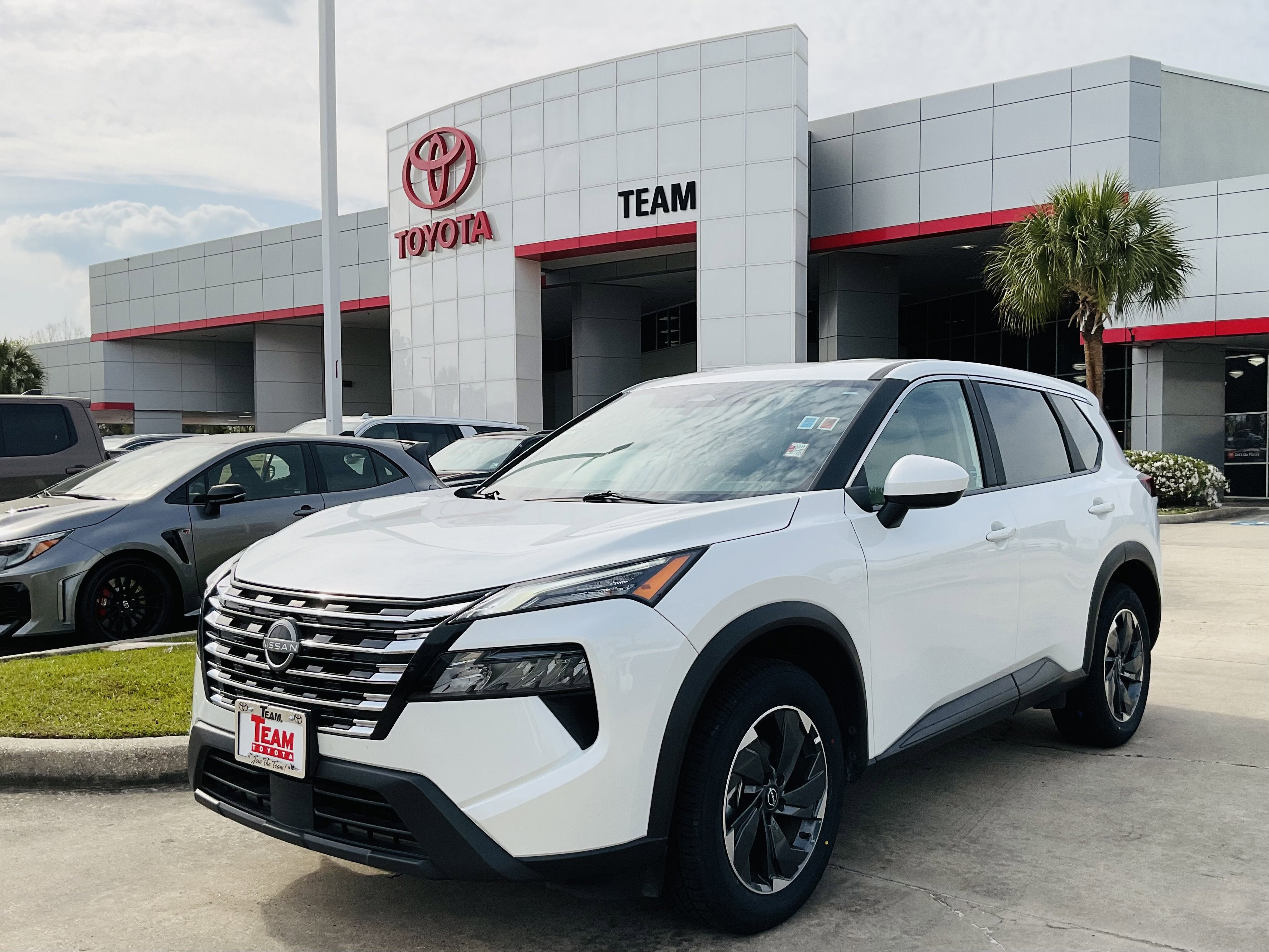 2025 Nissan Rogue SV