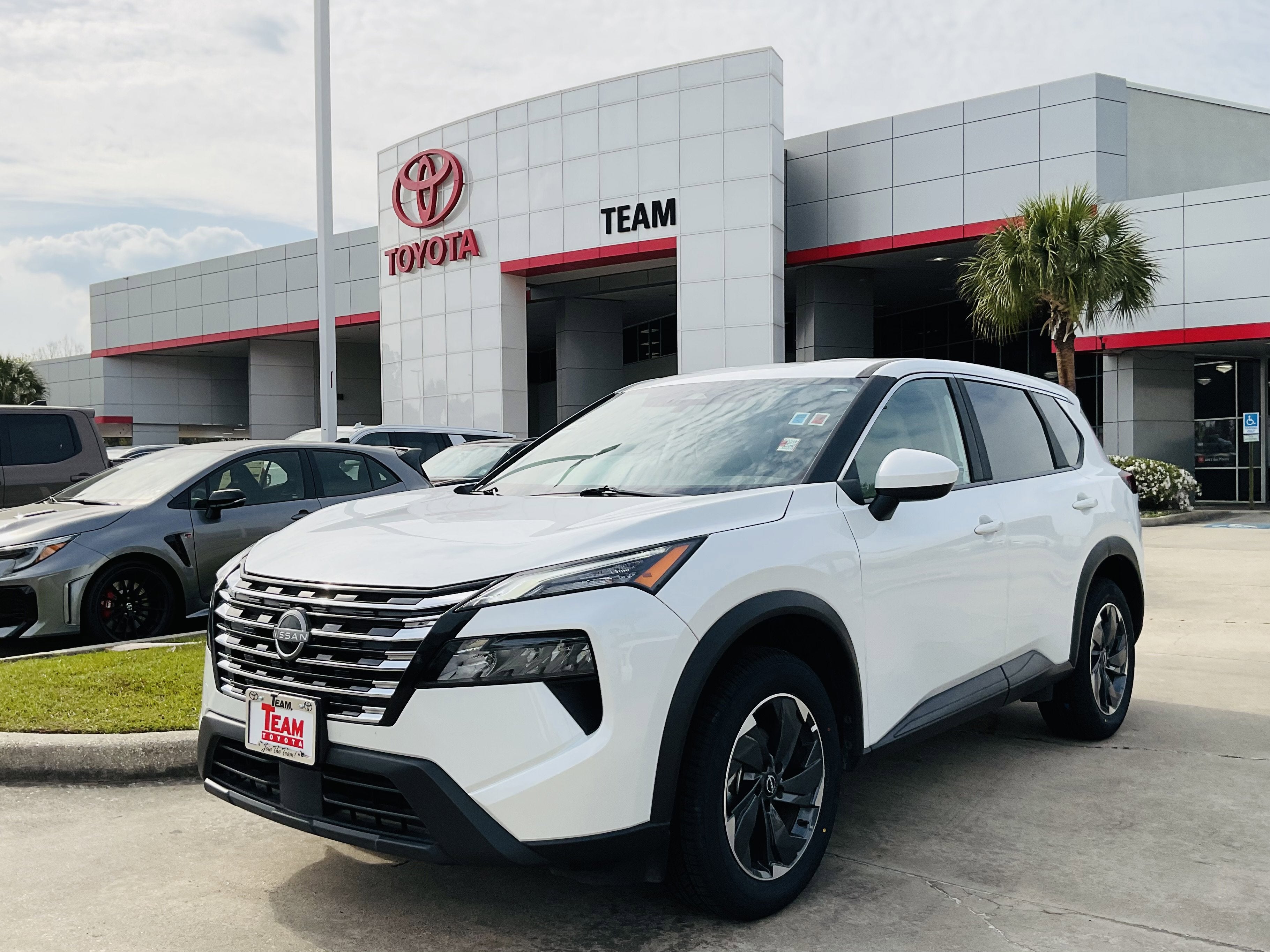 2025 Nissan Rogue SV