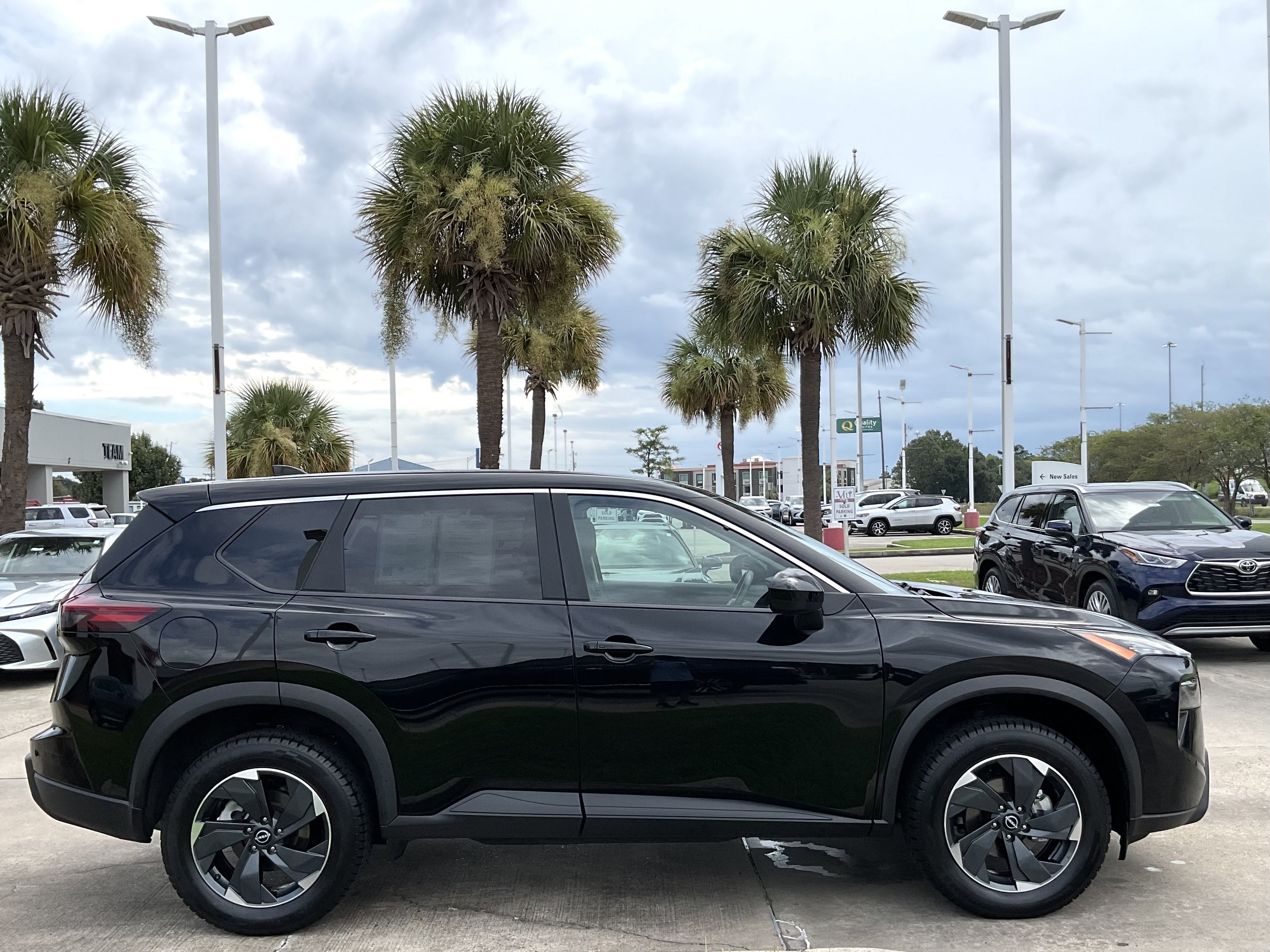 2025 Nissan Rogue SV