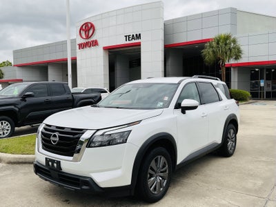 2025 Nissan Pathfinder SV