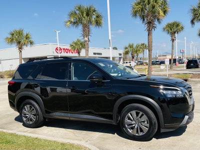 2025 Nissan Pathfinder SV