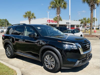 2025 Nissan Pathfinder SV